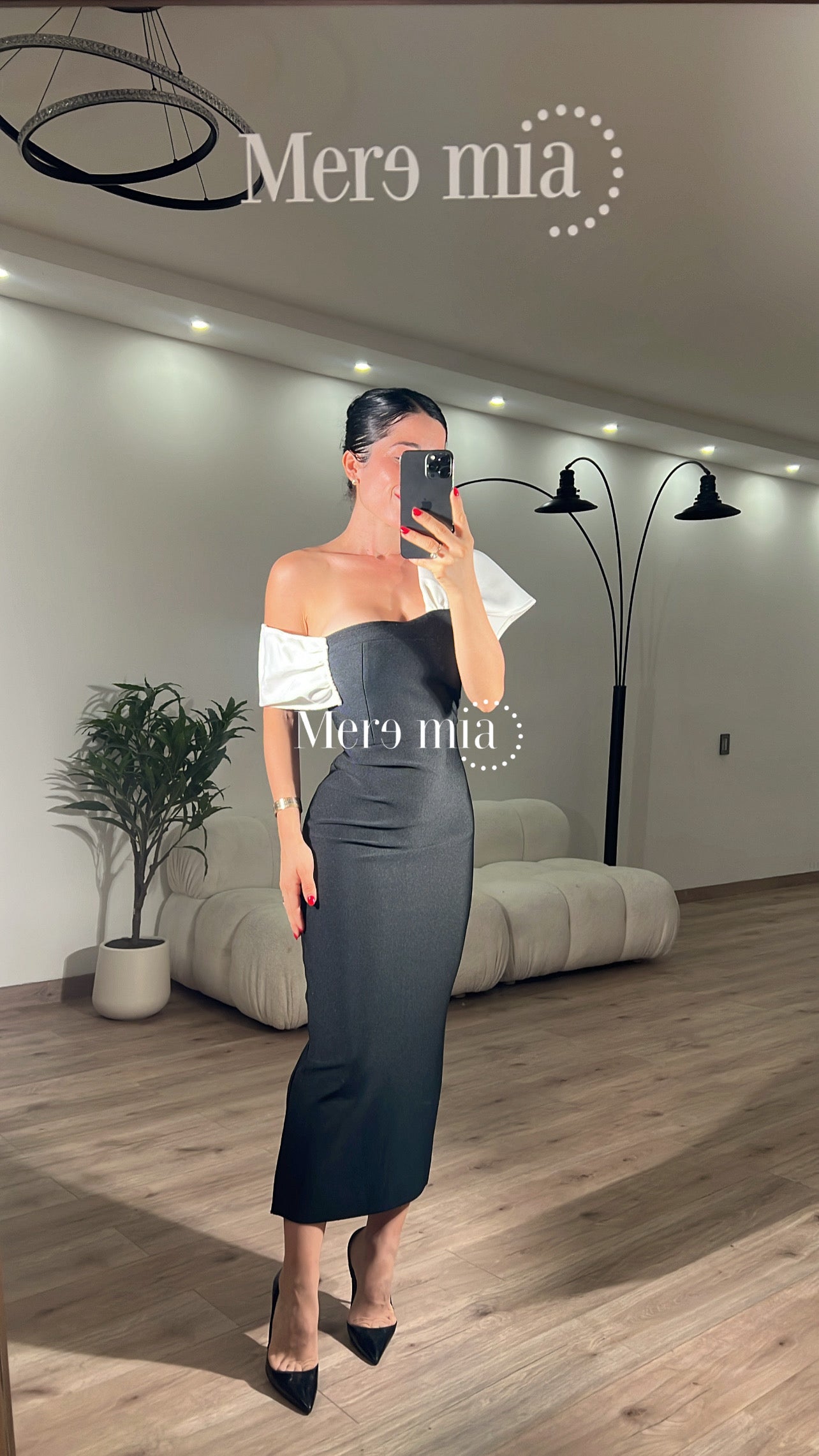 Vestido negro escarola hombros