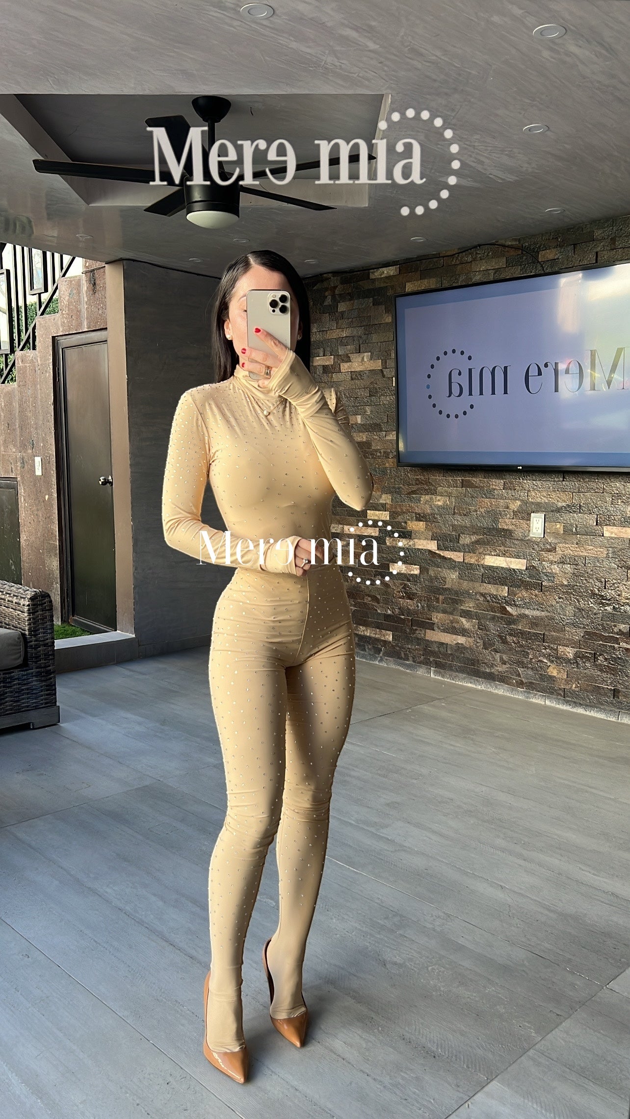 Conjunto nude puntos cuello