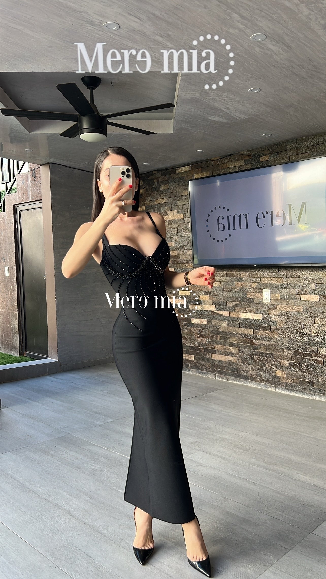 Vestido negro brillos copa