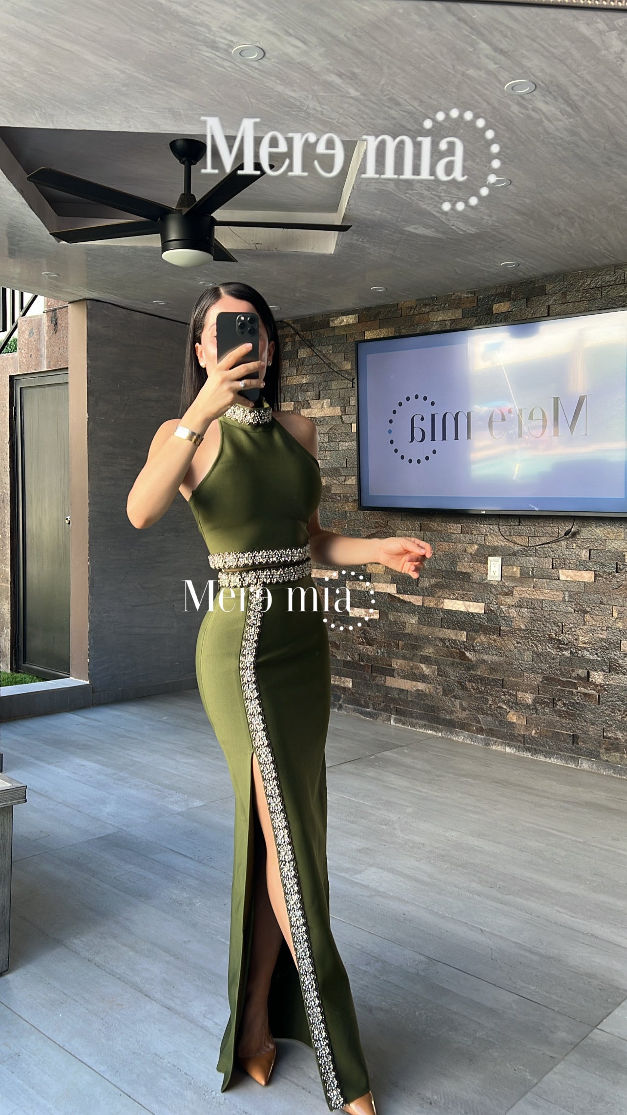 Conjunto verde cuello