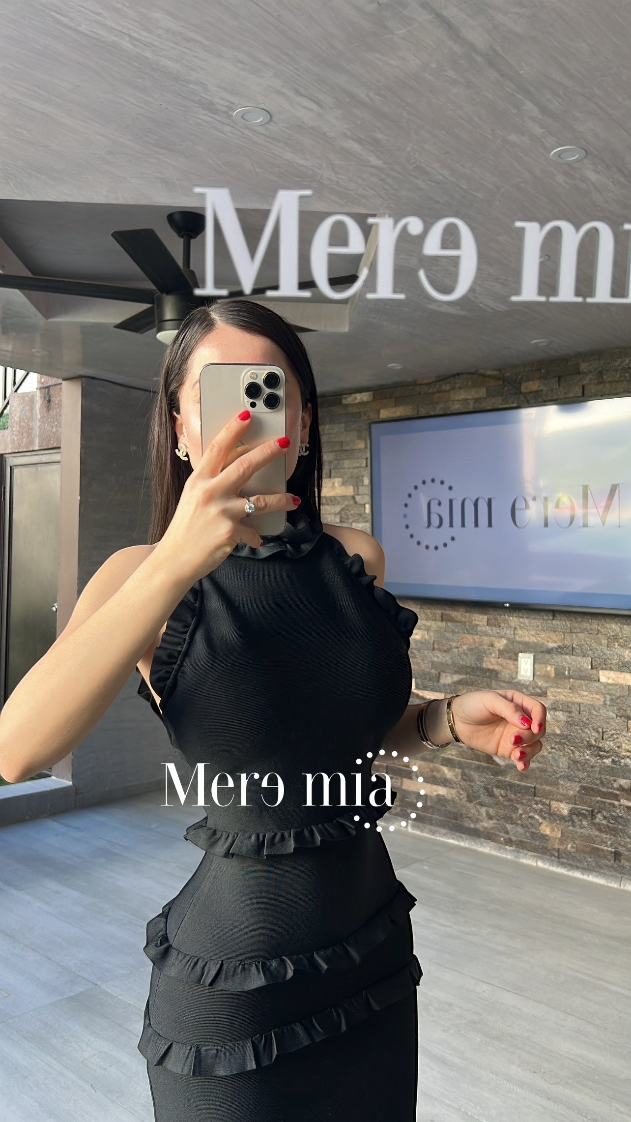 Vestido negro esc olanes