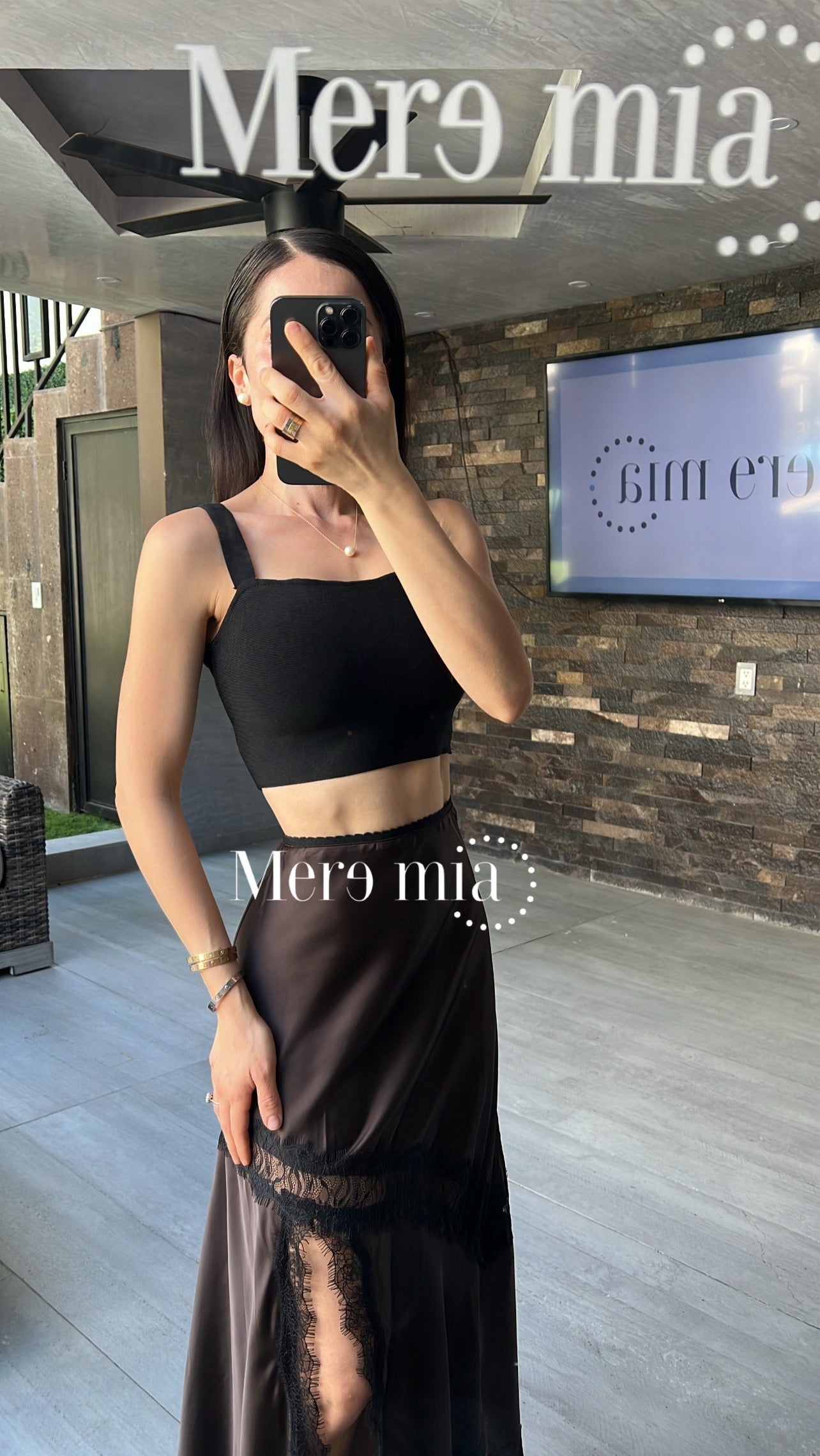 Falda sat encaje