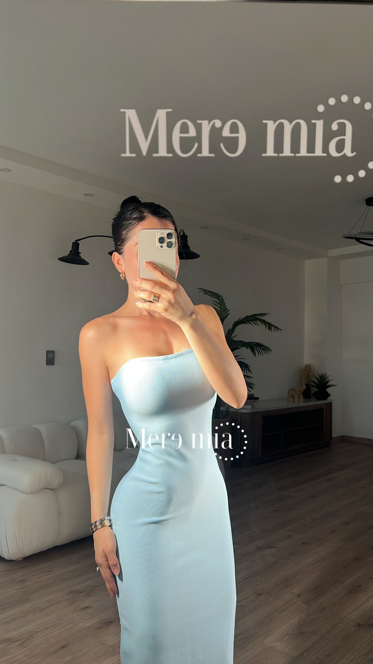 Vestido azul strapples liso