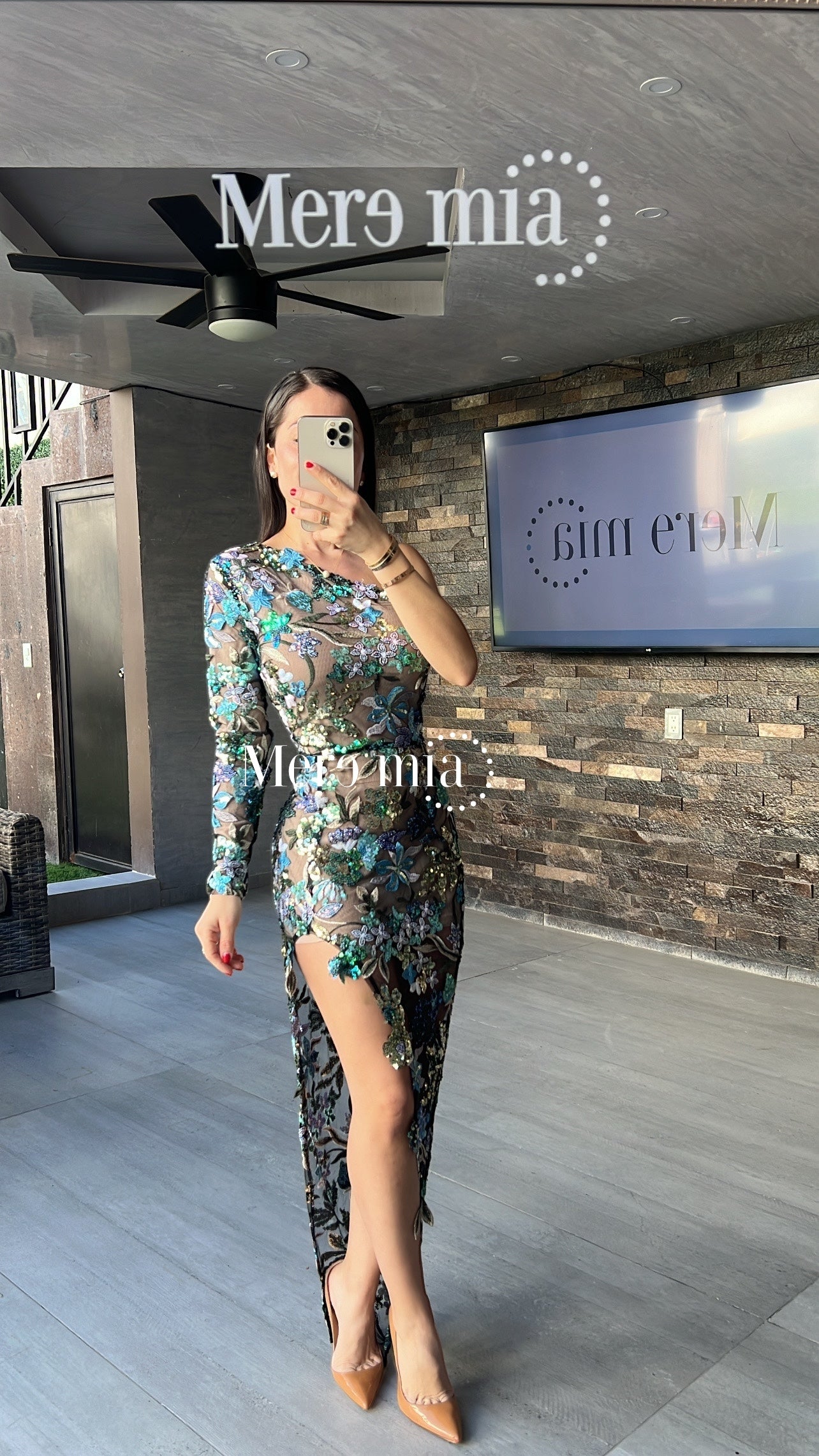 Vestido flores bordado hombro