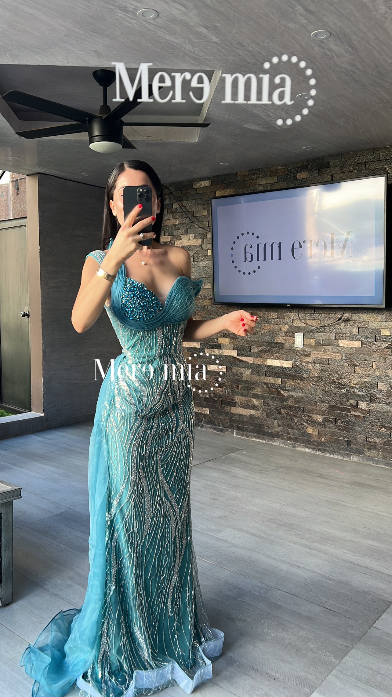 Vestido azul pantone tul