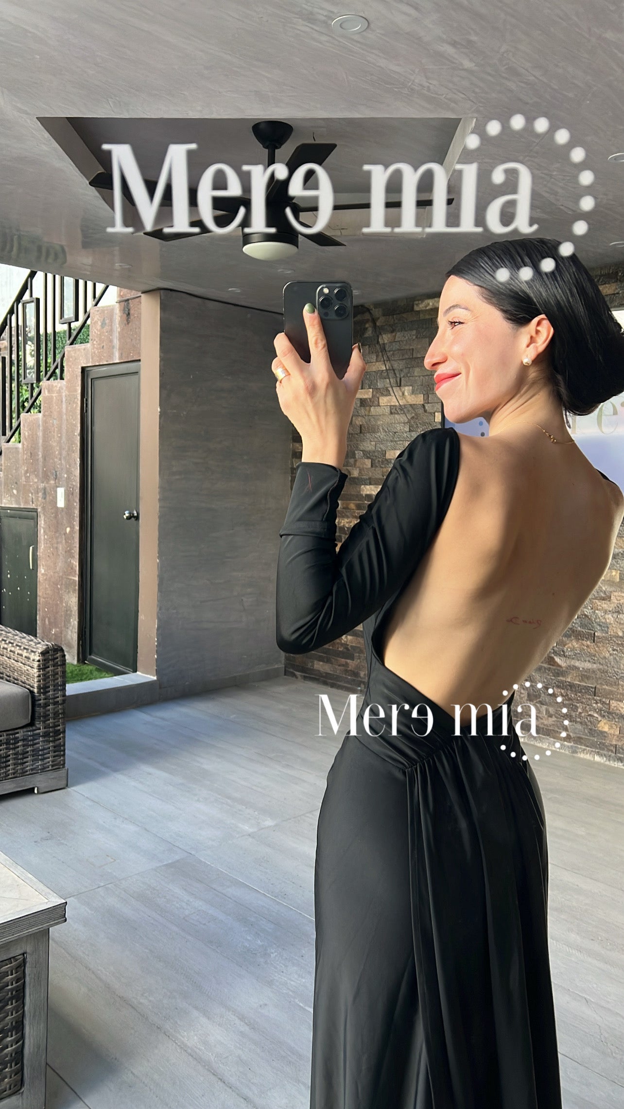 Vestido negro co plisada