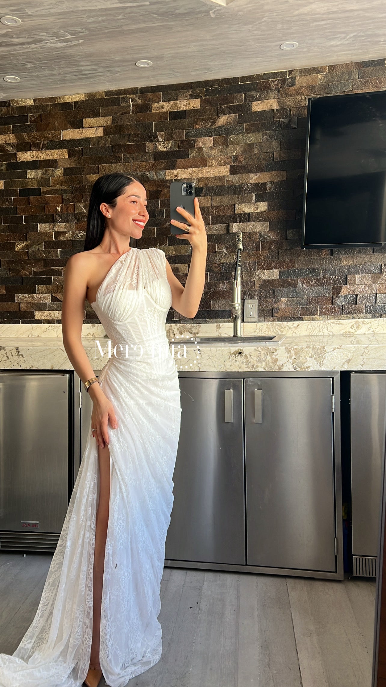 Vestido encaje copas hombro