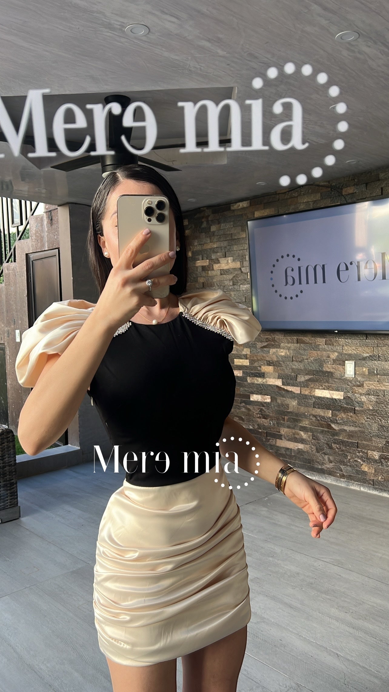 Vestido negro perla plisado