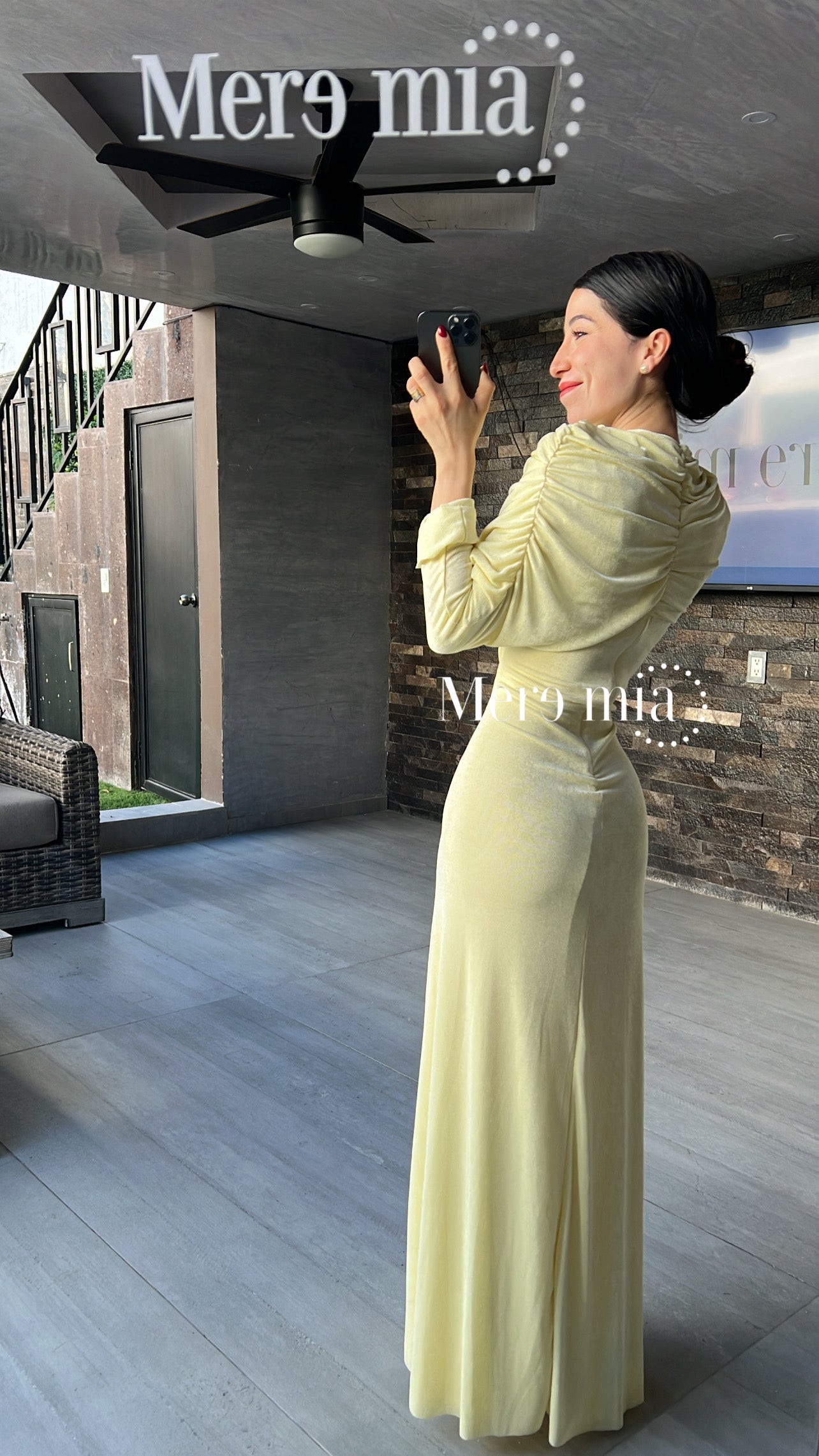 Vestido amarillo plisado nudo