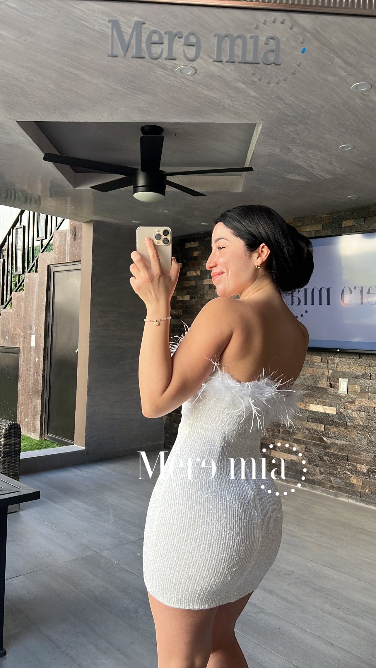 Vestido strapless plumas blanco