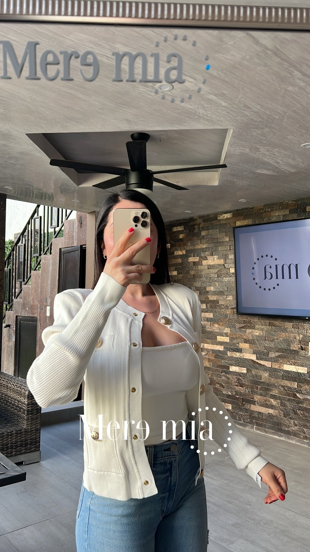 Chamarra blanca botones