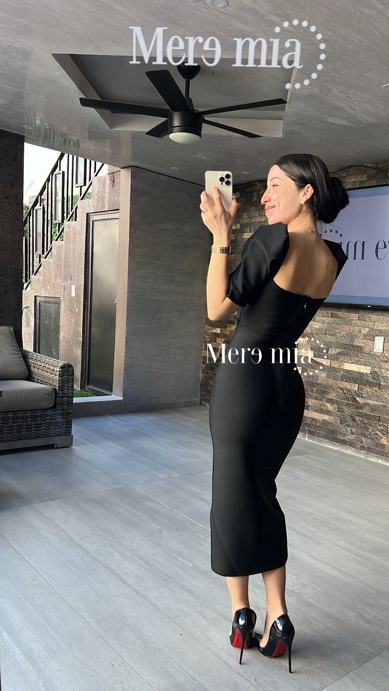 Vestido negro cruzado midi