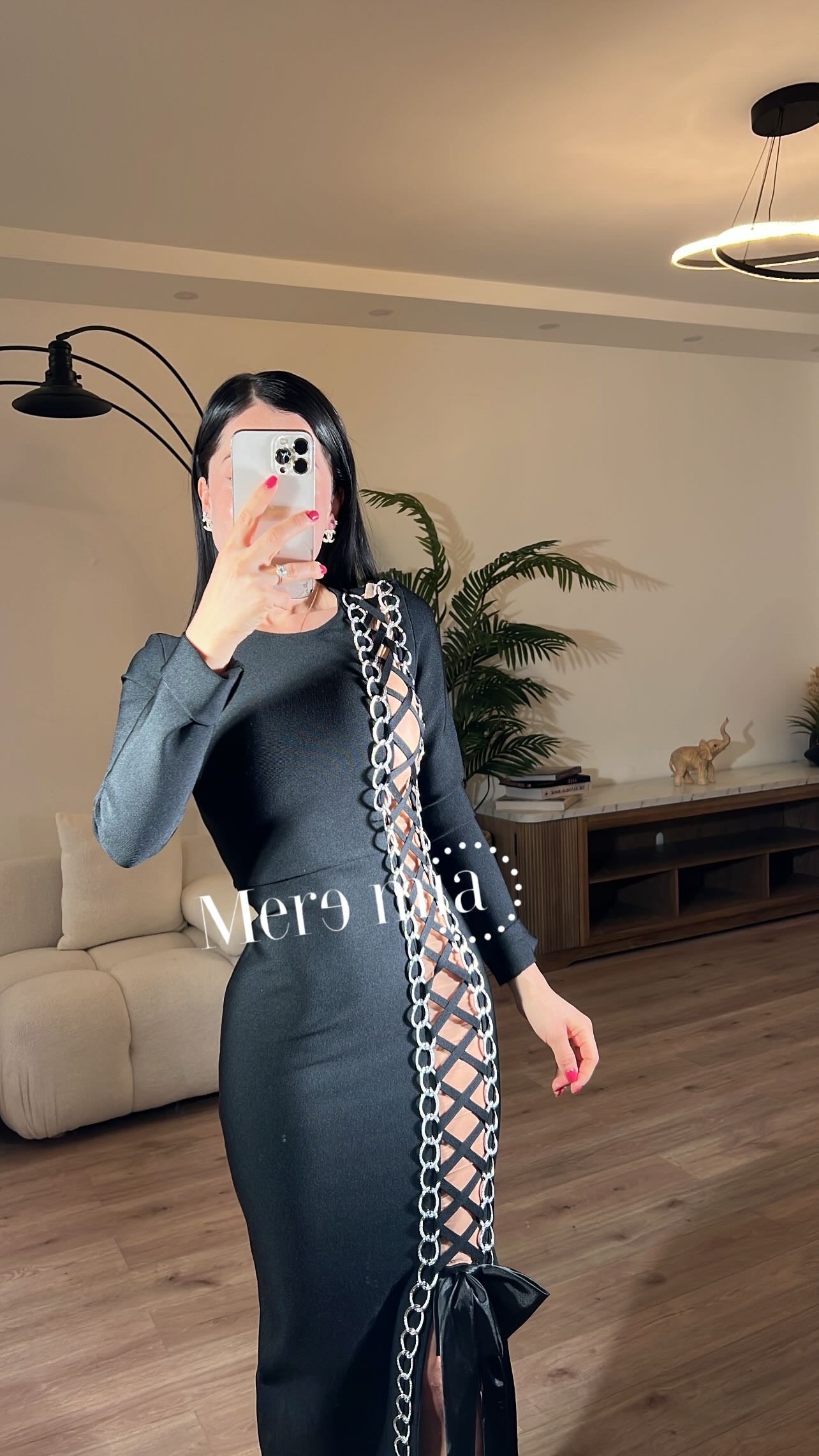 Vestido negro abert cintas