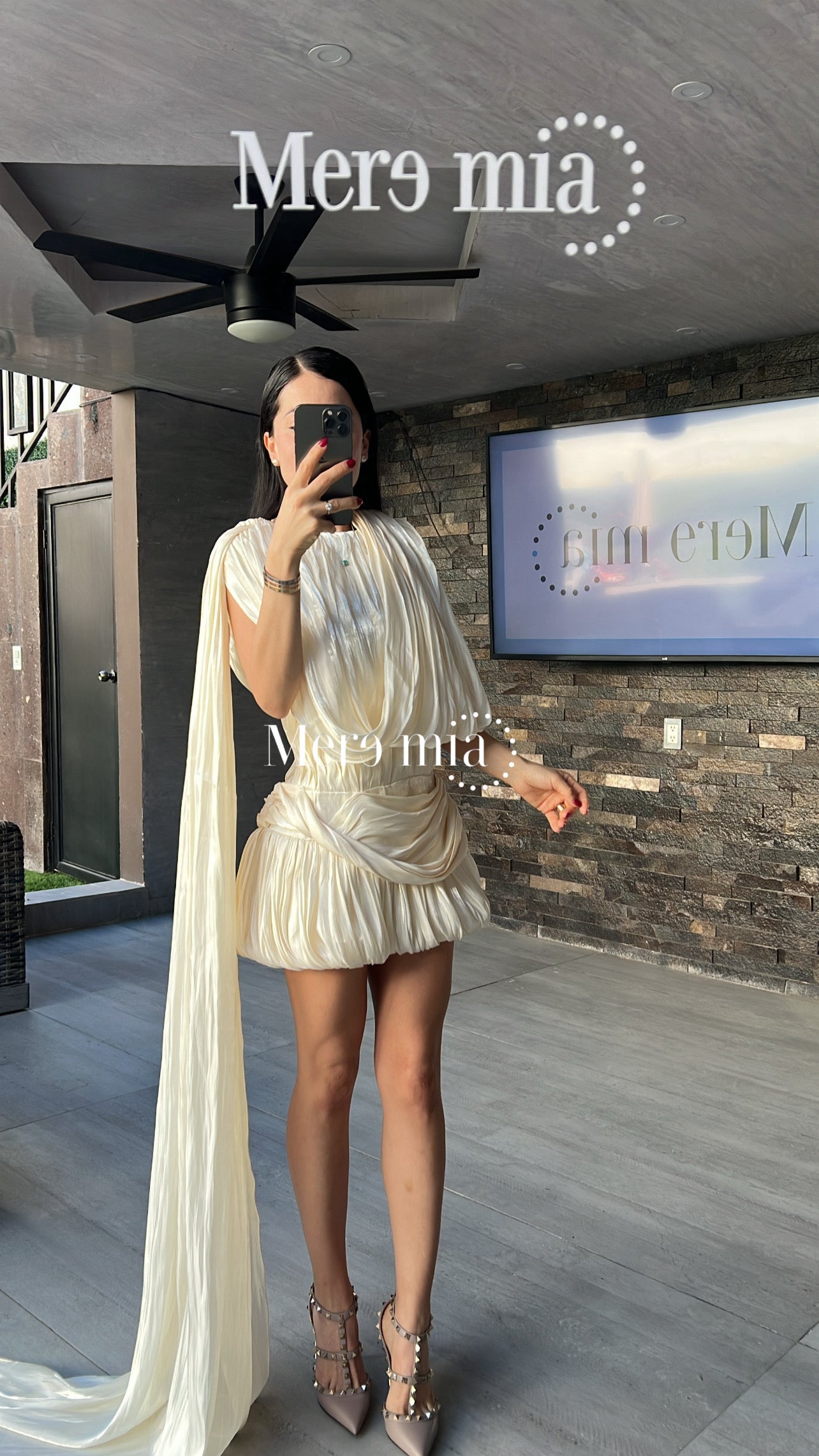 Vestido ivory plisado corto