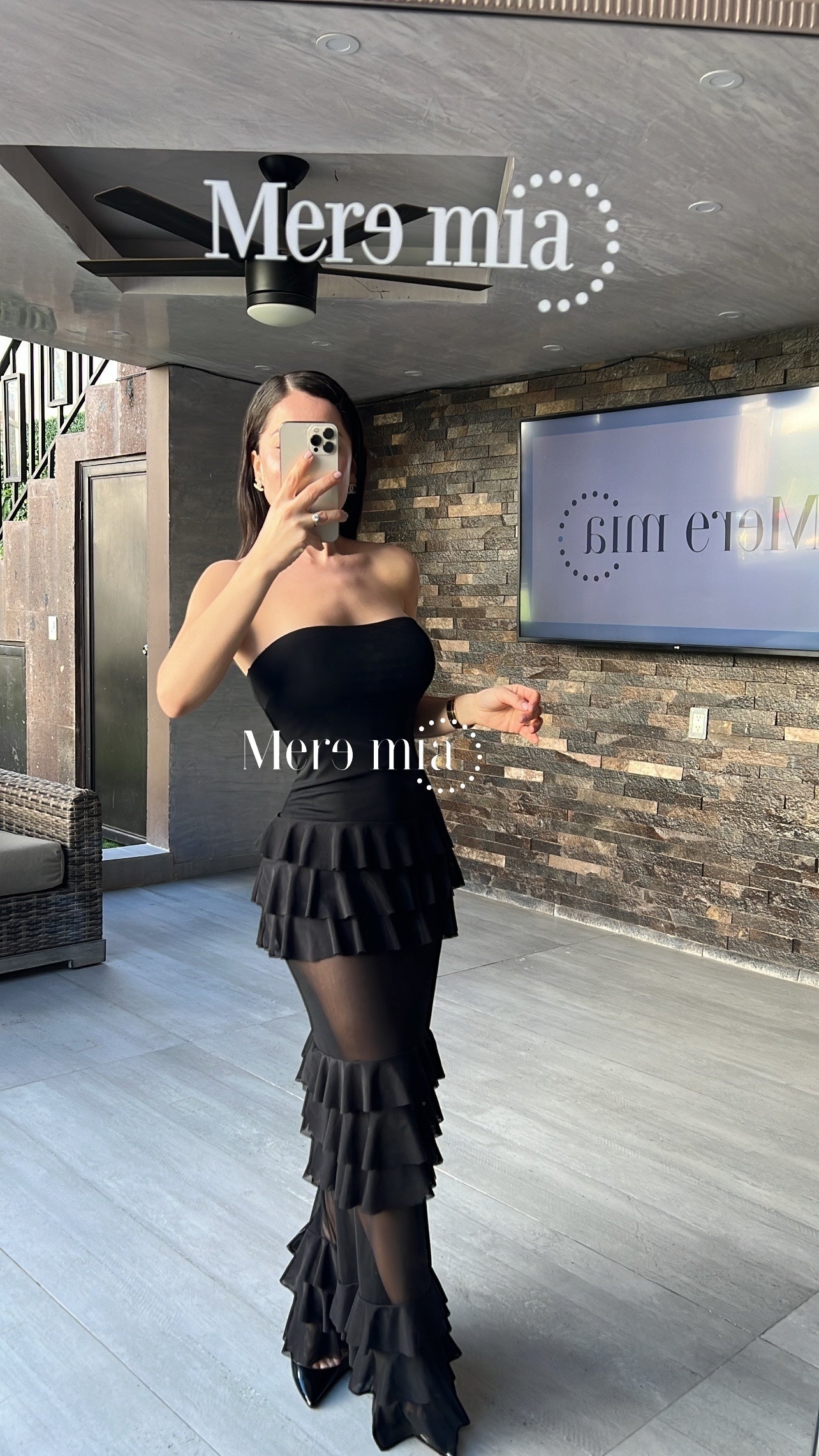 Vestido negro olanes malla