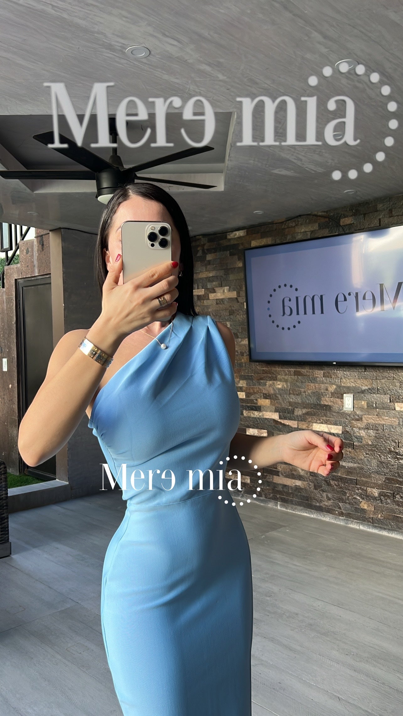 Vestido azul cielo de un hombro