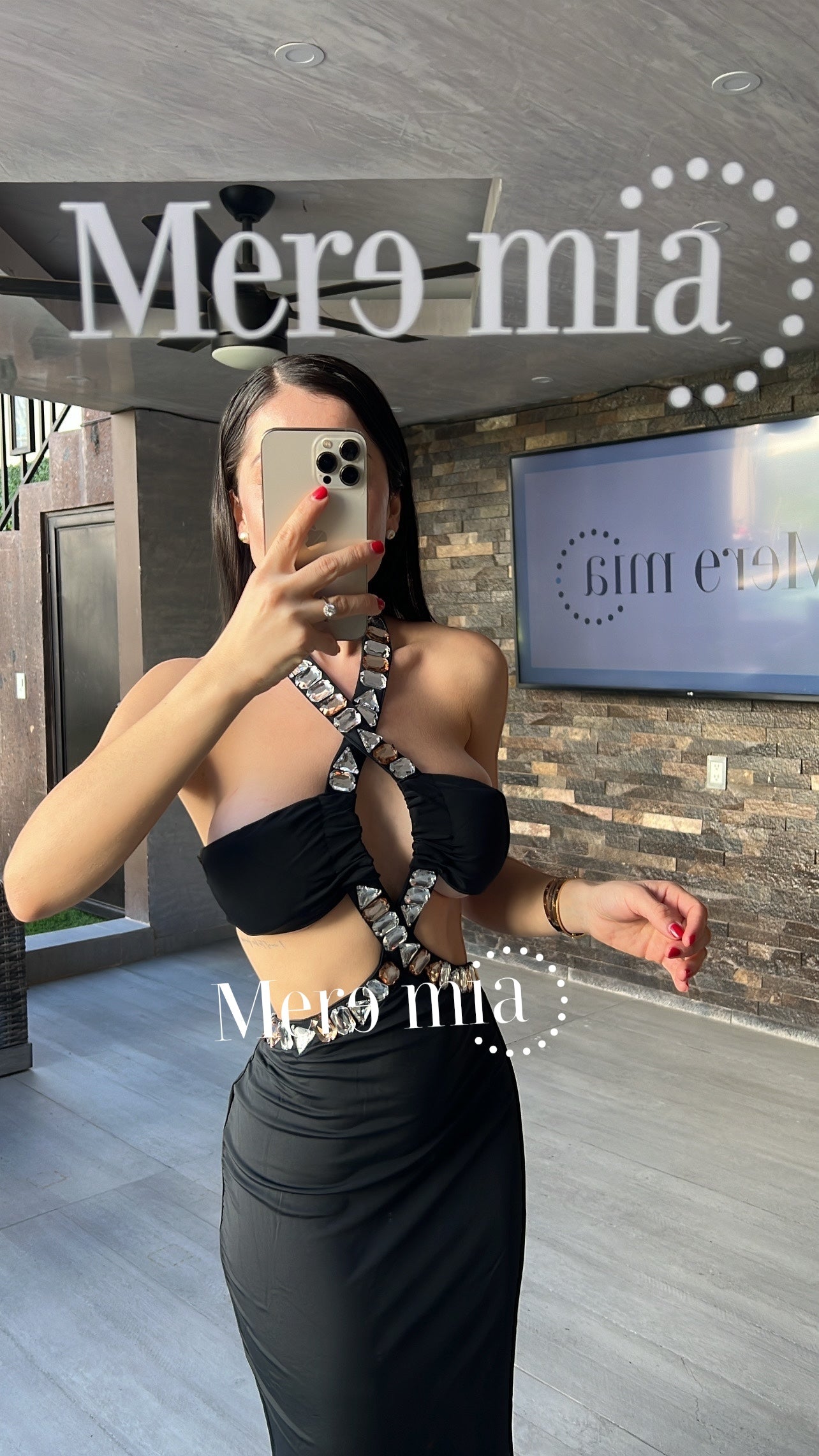 Vestido negro abert