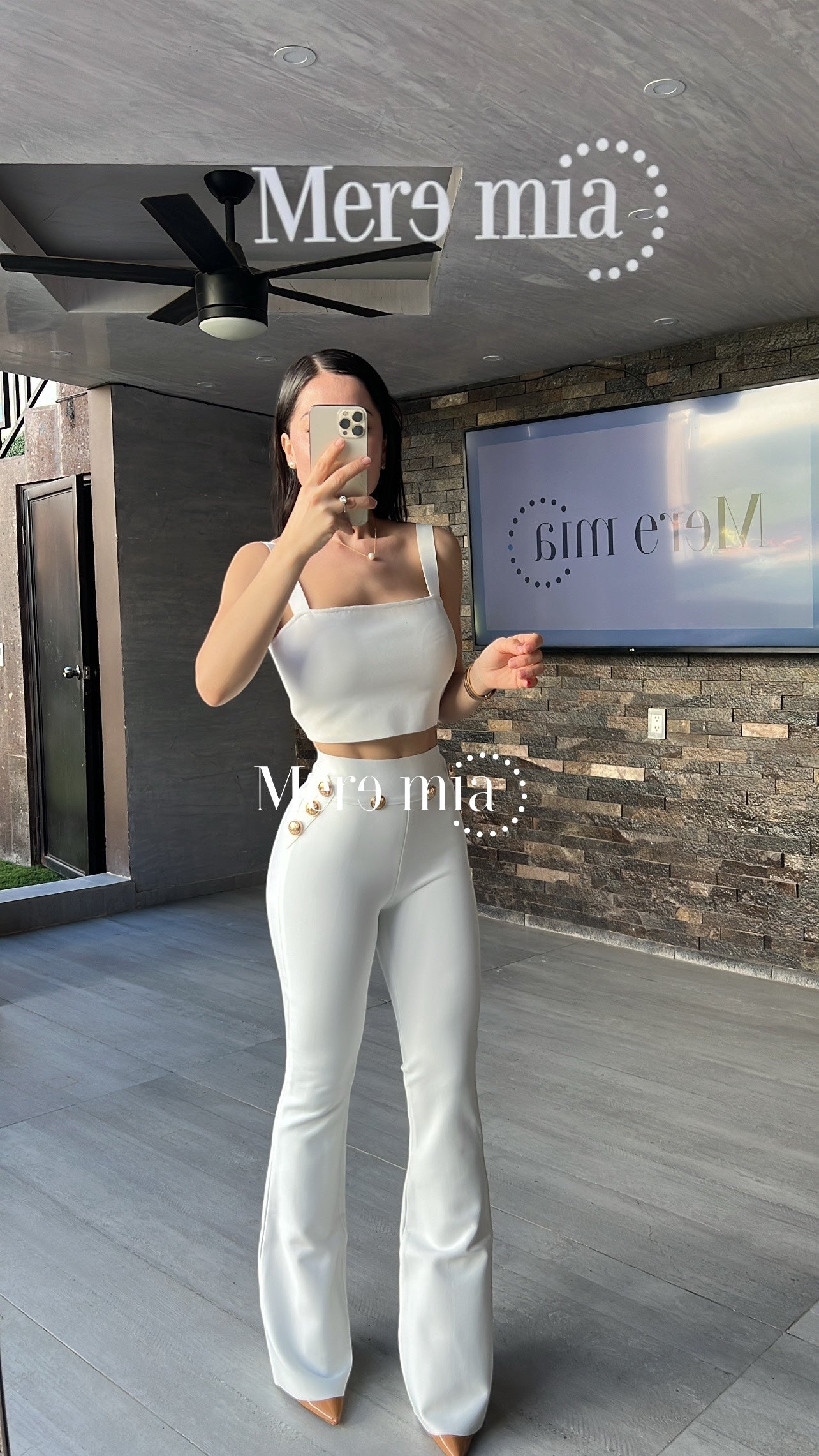 Pantalón botones blanco acampanado