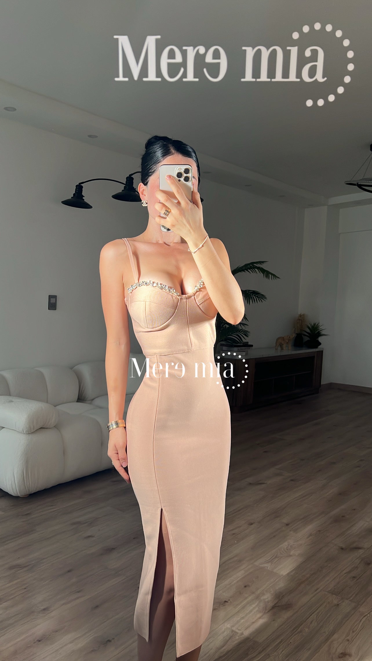Vestido beige copas brillos
