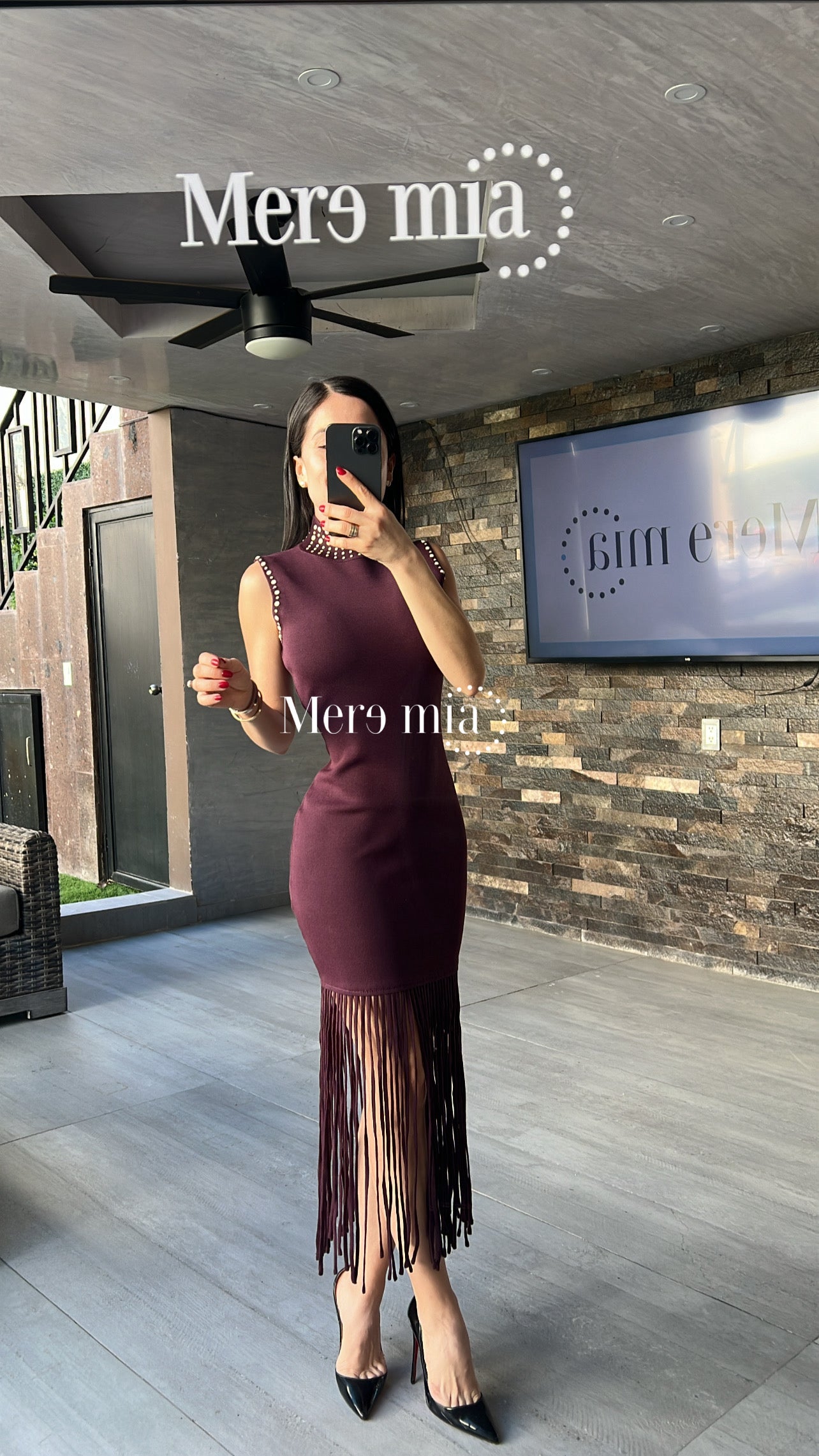 Vestido tinto estoperoles