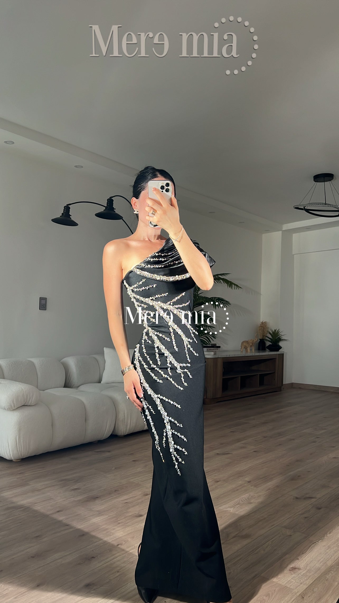 Vestido negro ramas tul