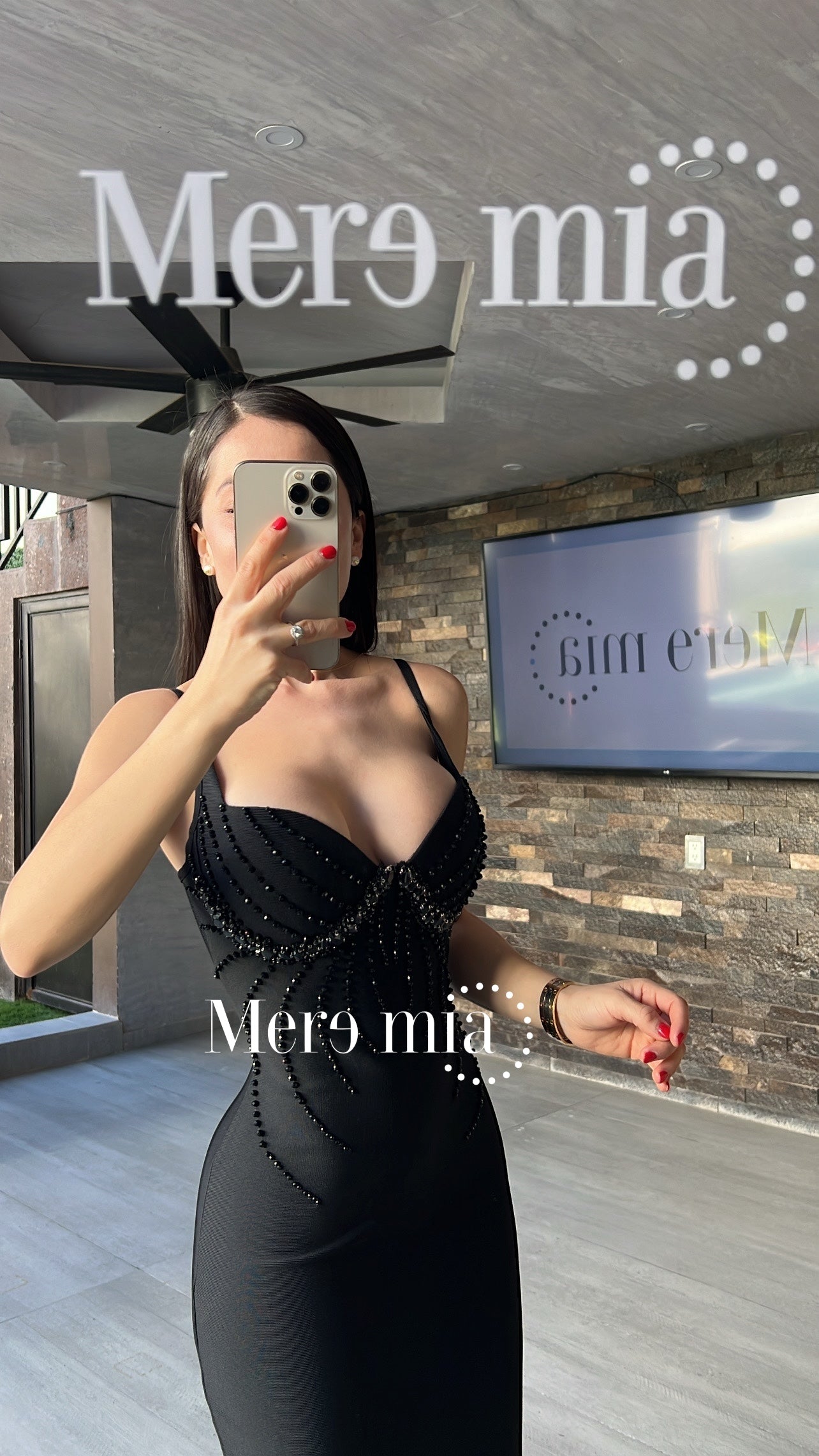 Vestido negro brillos copa