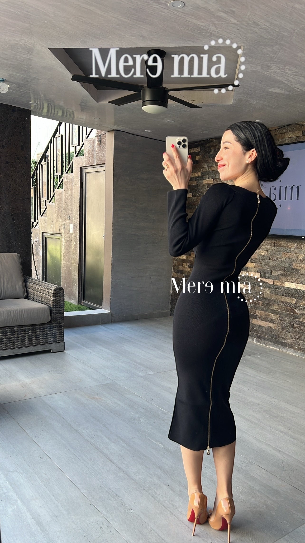 Vestido negro U rayado