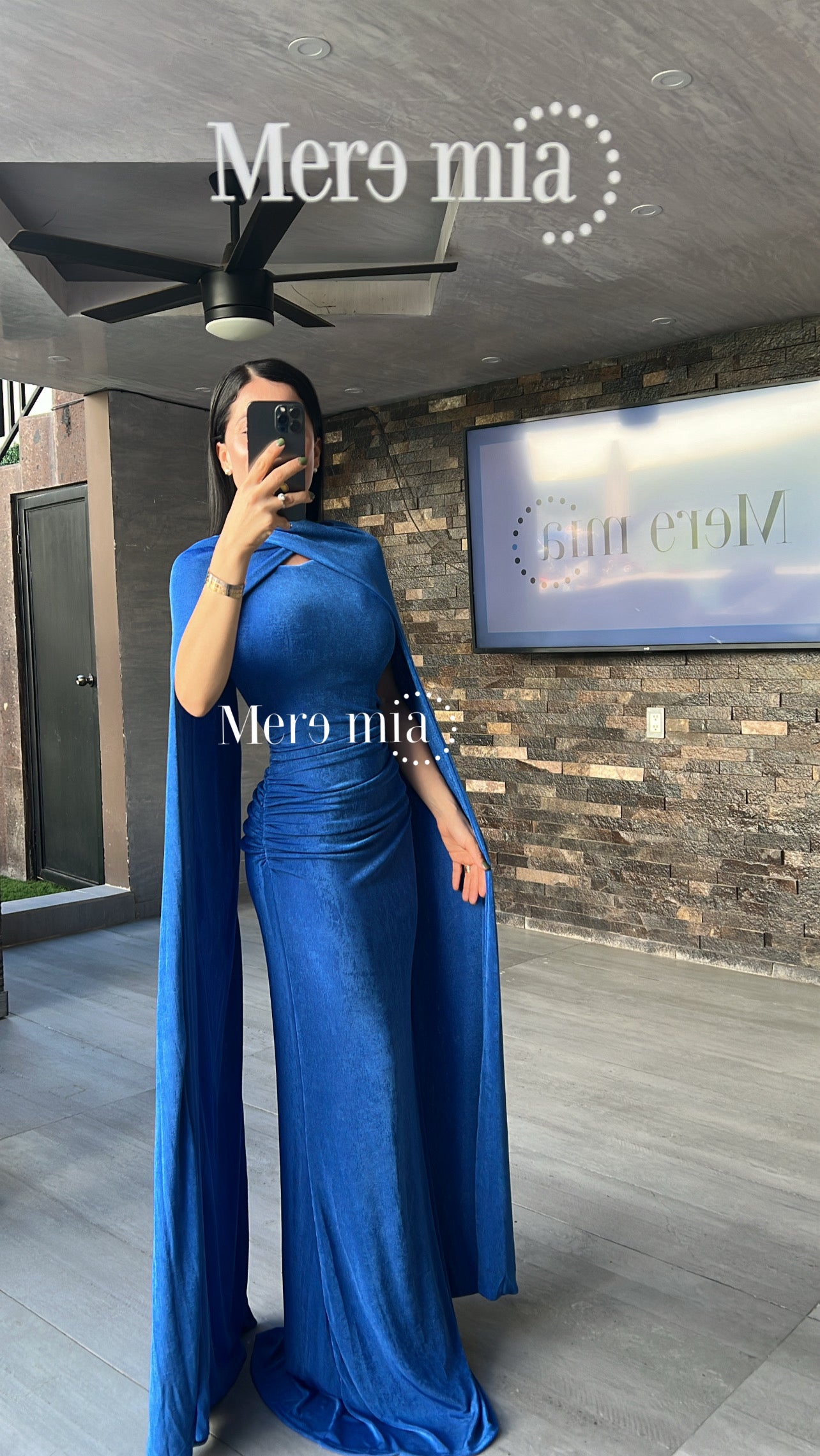 Vestido capa larga cruzada