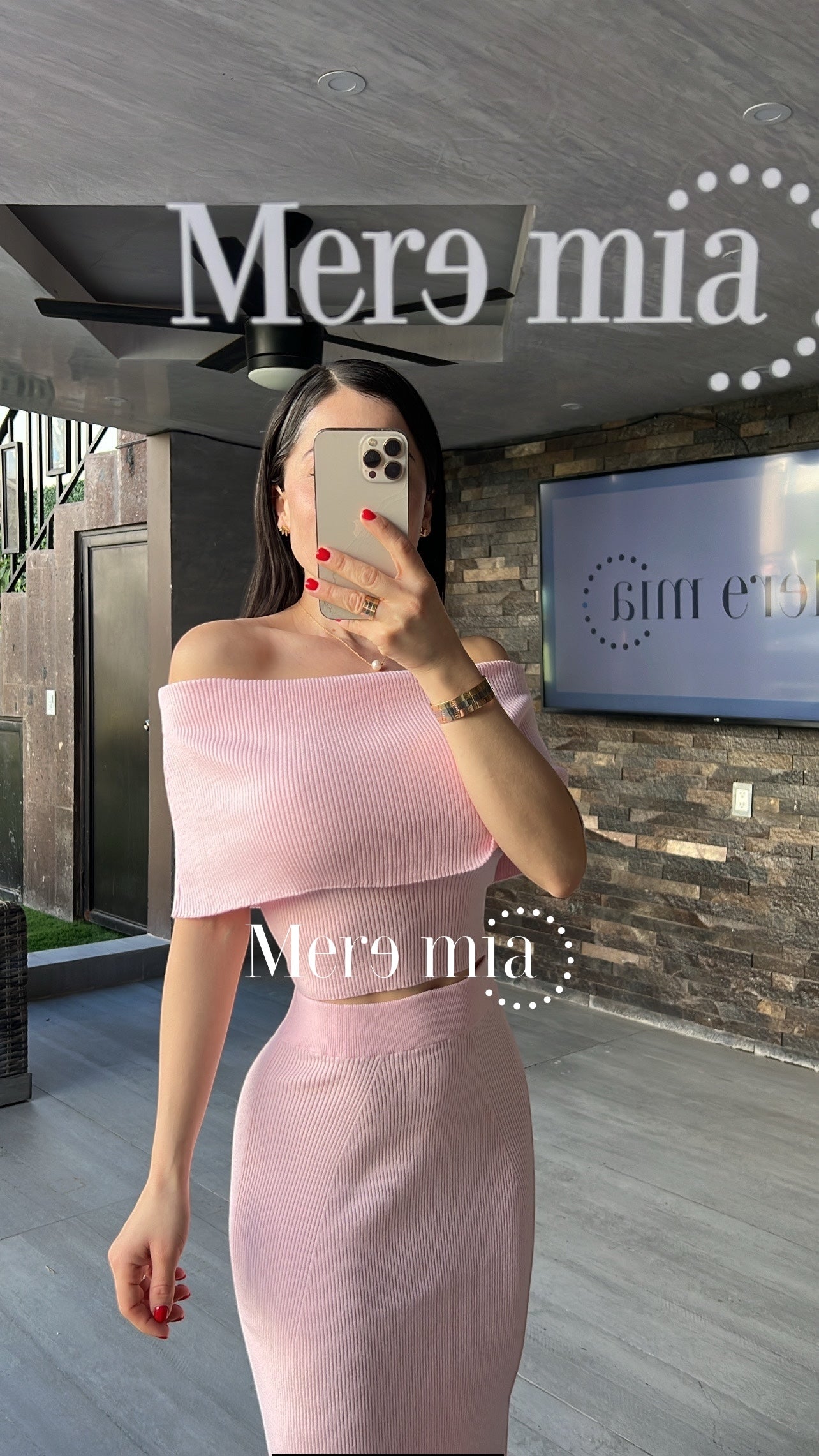 Conjunto rosa olan liso hombros