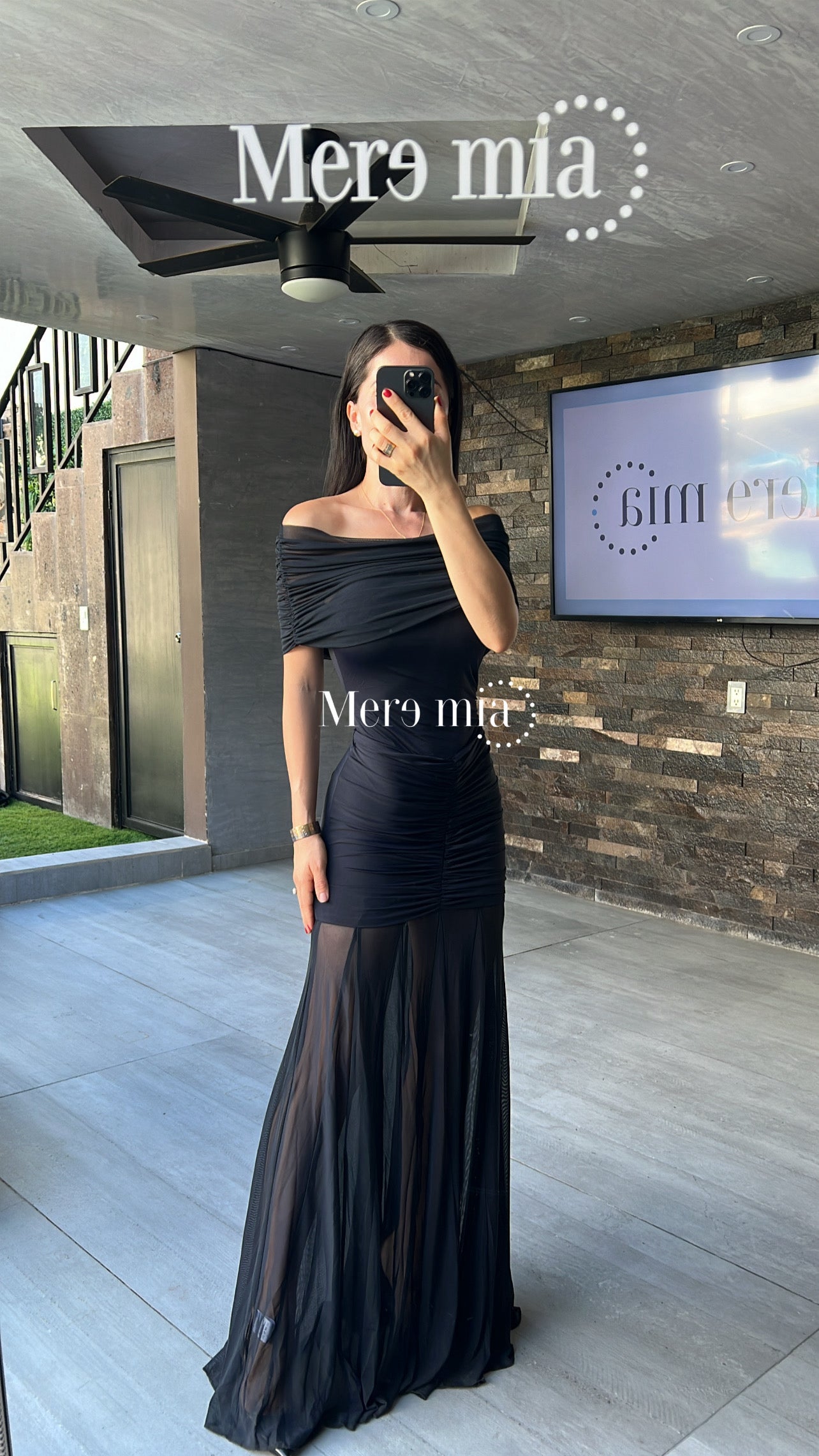 Vestido negro plisado hom