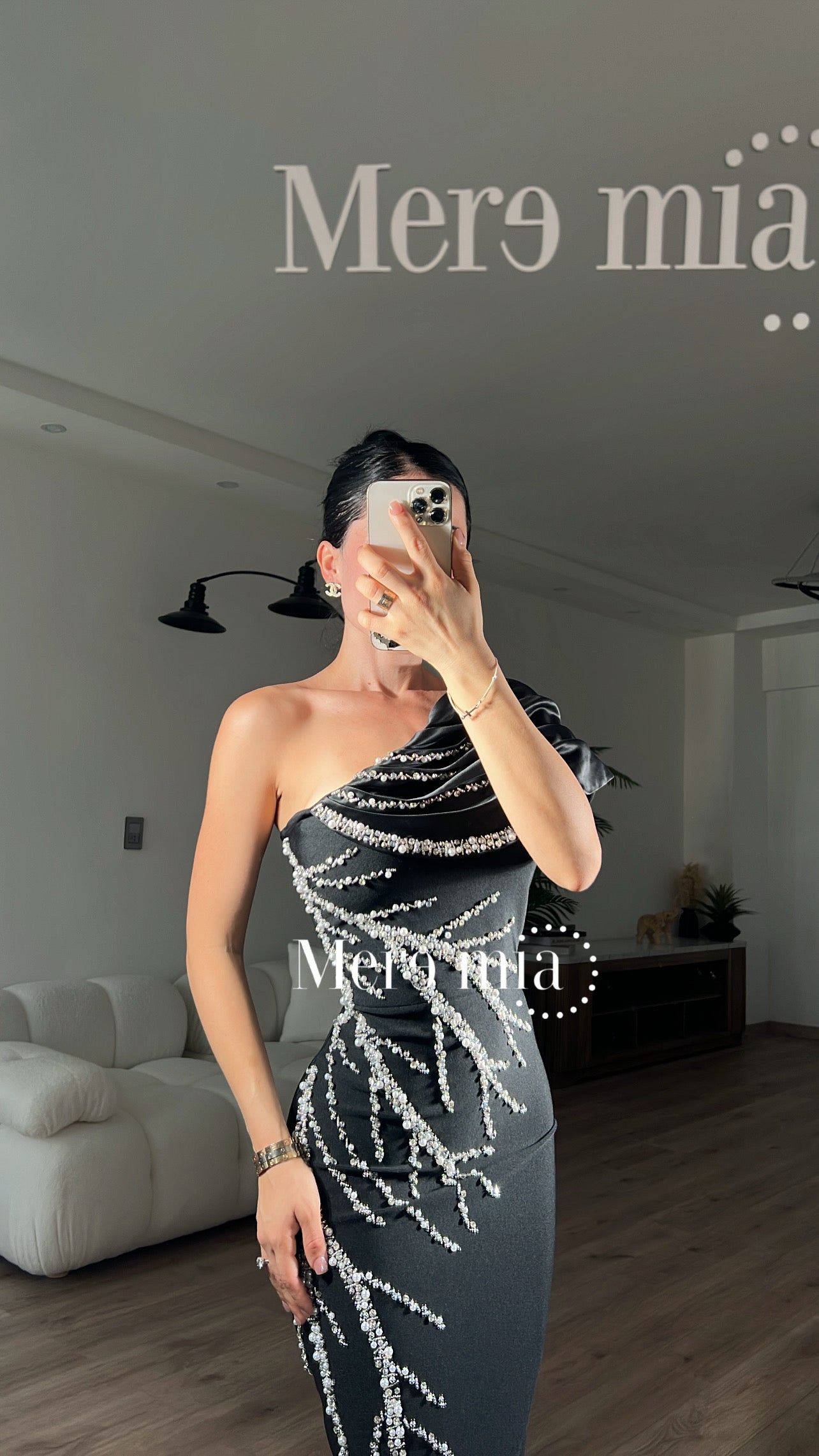 Vestido negro ramas tul