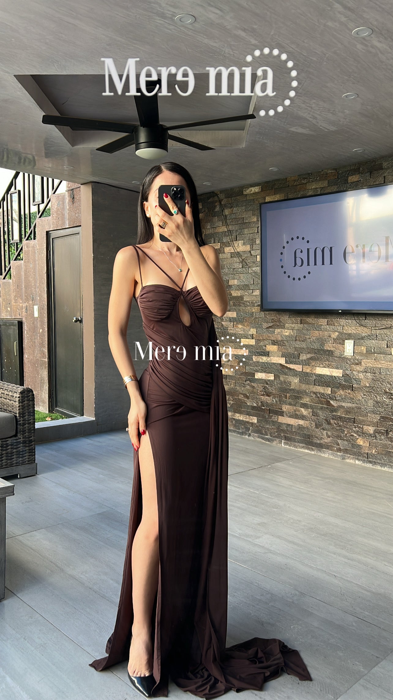 Vestido café plisado tirantes