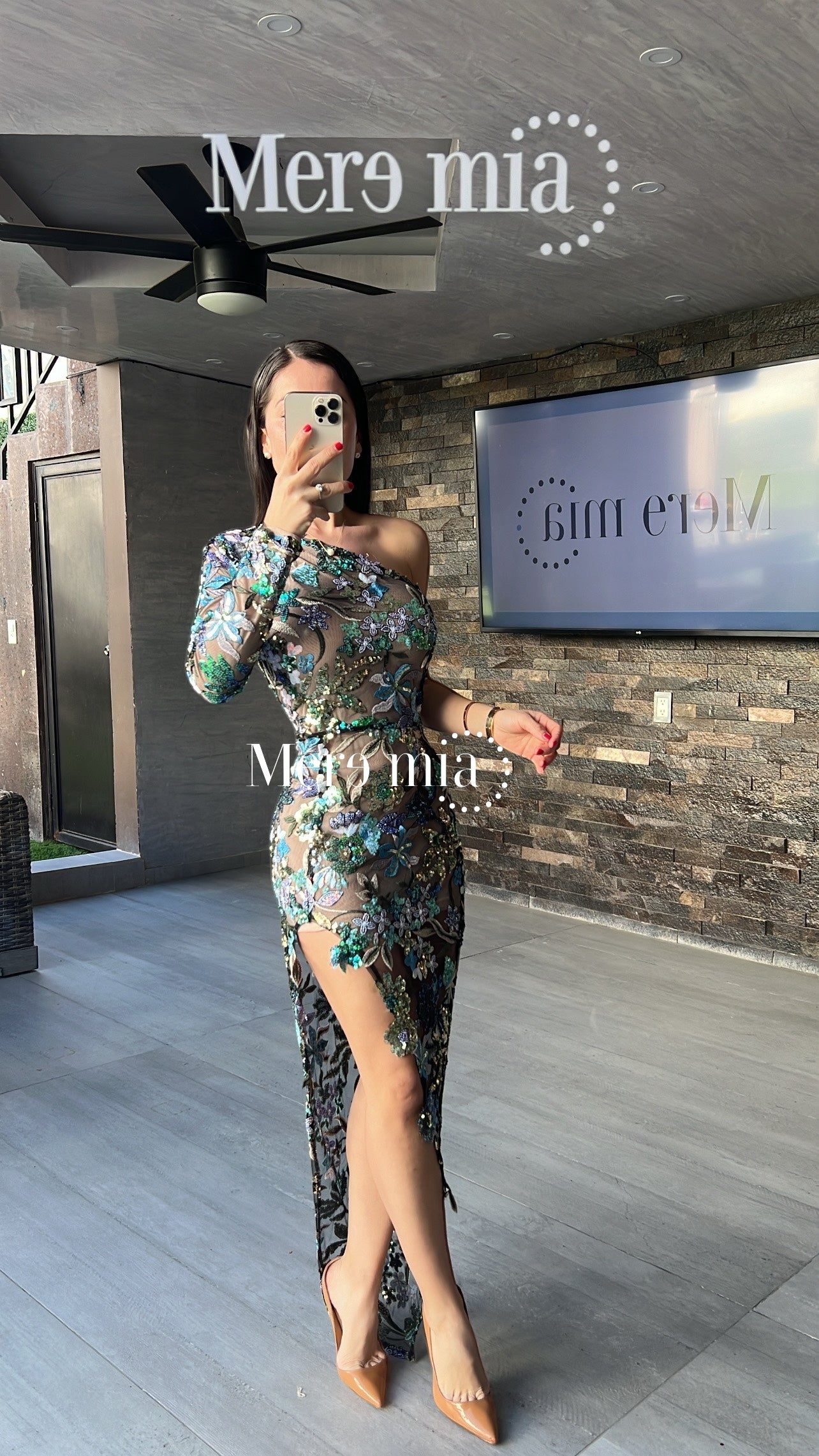 Vestido flores bordado hombro