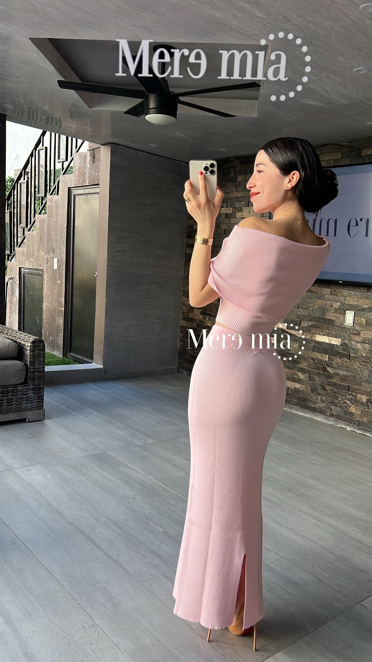 Conjunto rosa olan liso hombros