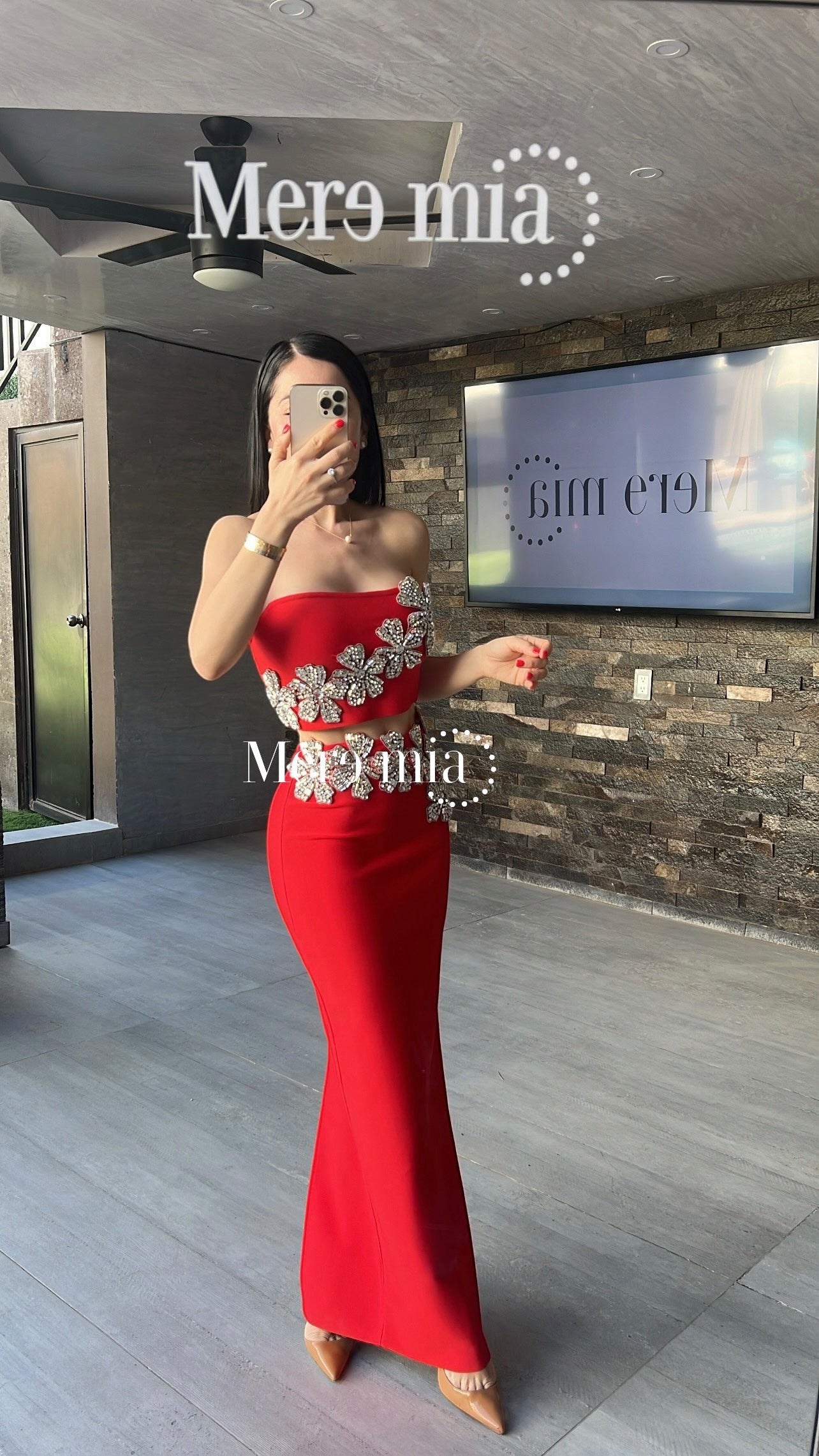 Conjunto rojo flores plata