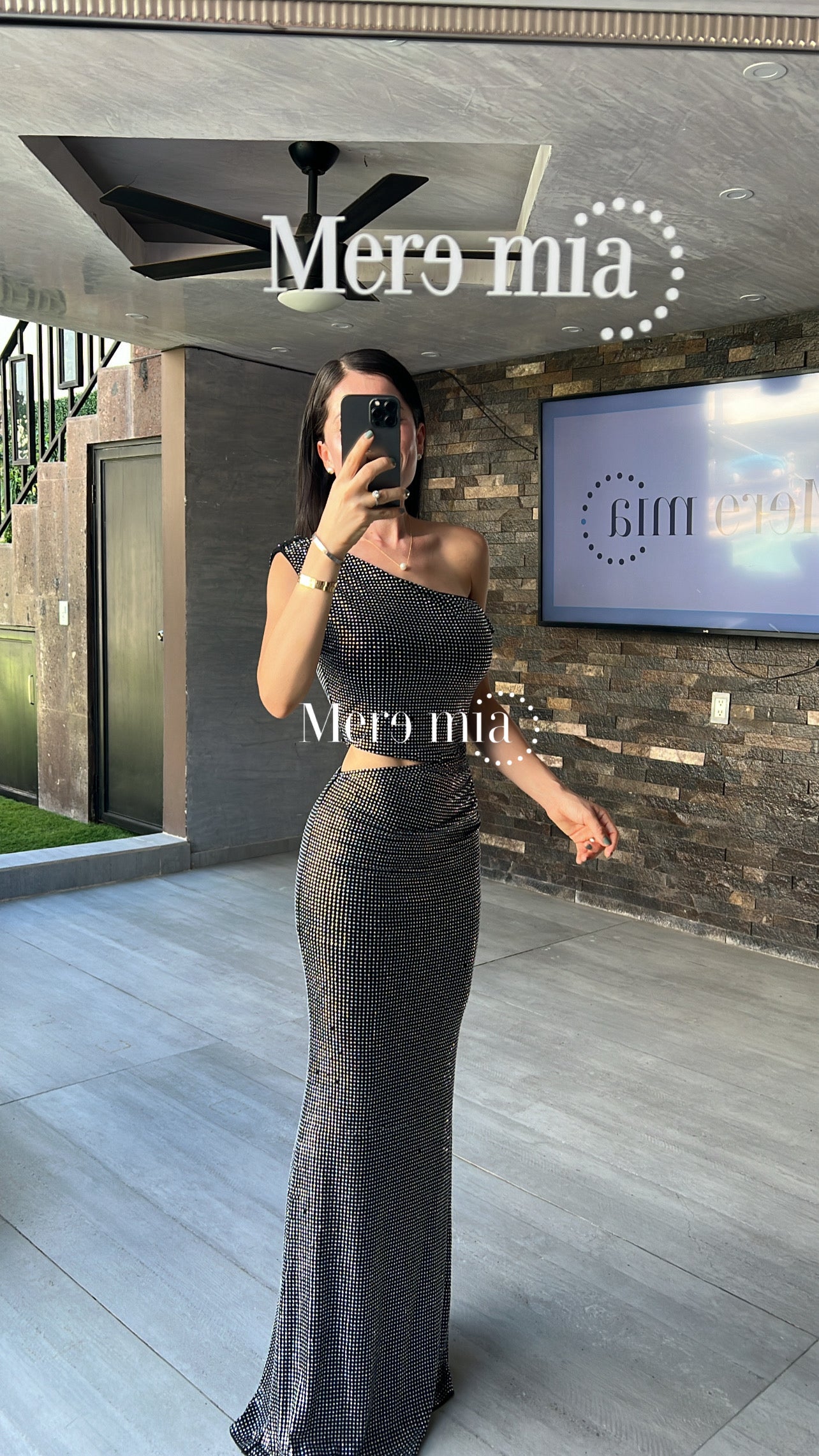 Vestido negro puntos abert