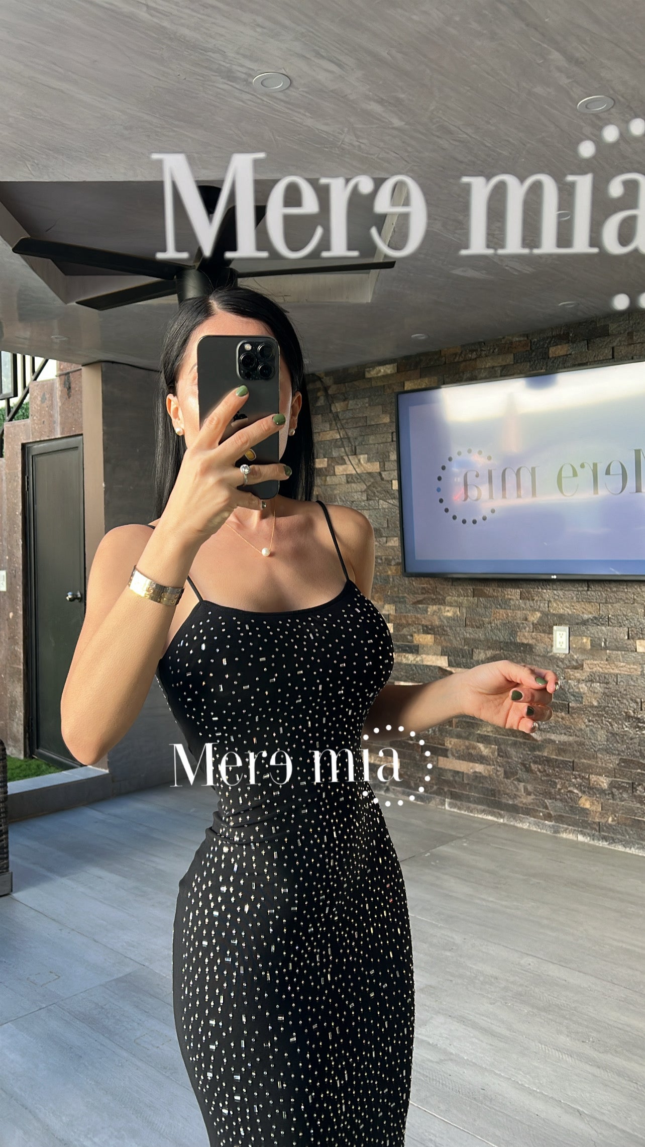 Vestido negro brillos plata