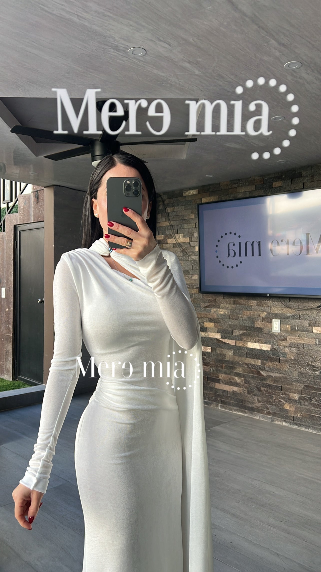 Vestido plisado capa