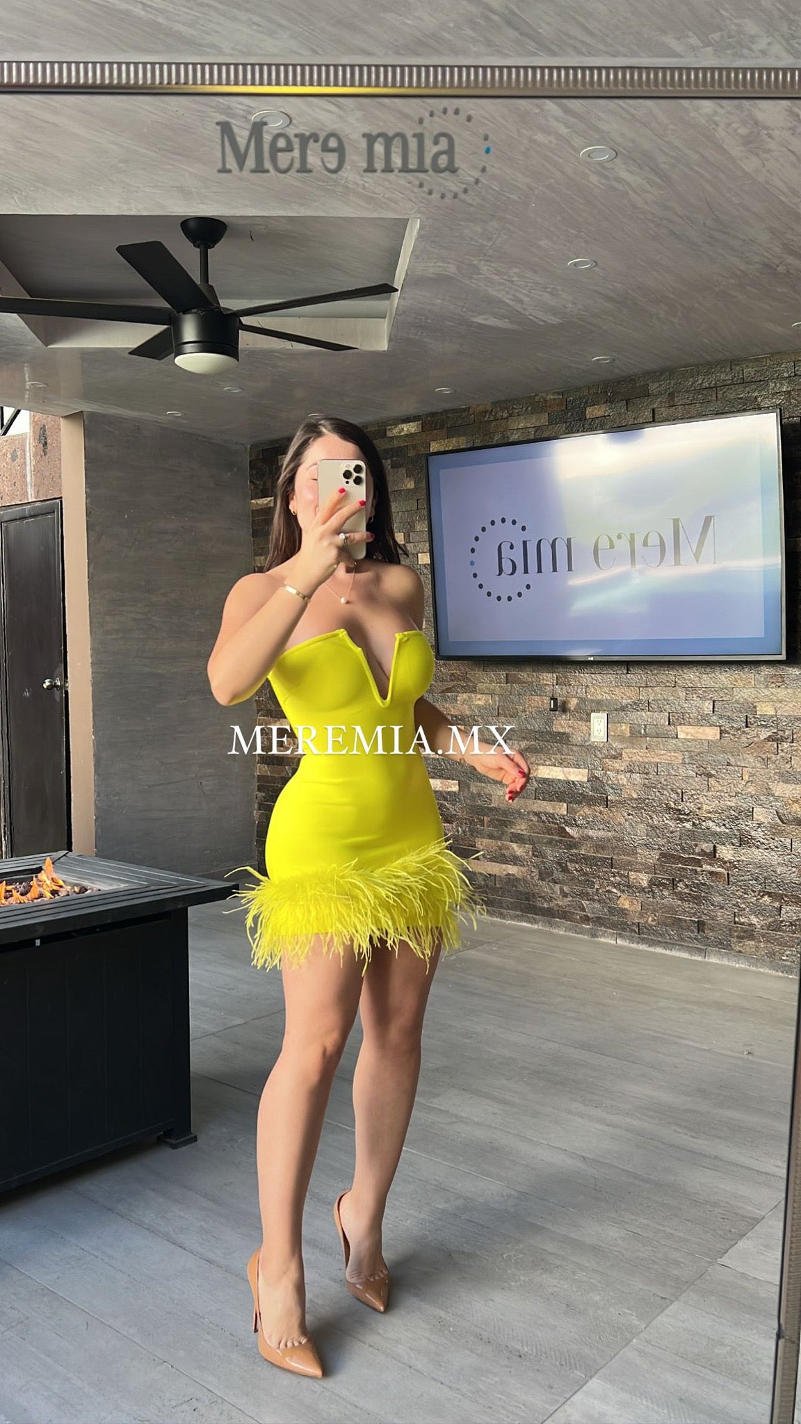 Vestido corto plumas