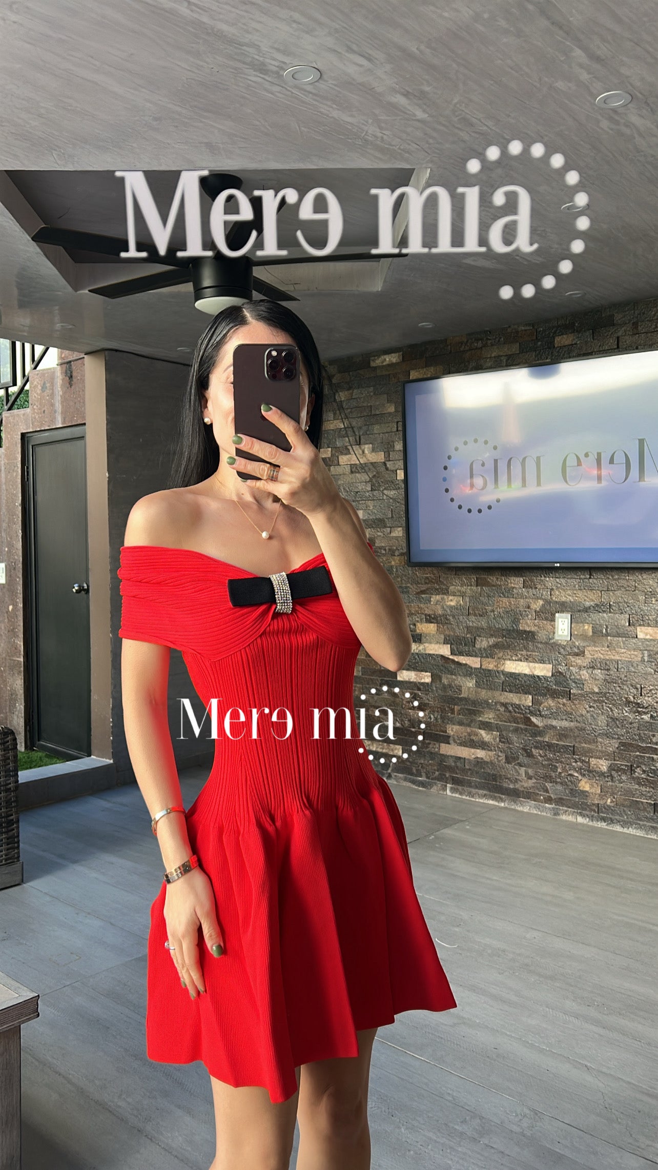 Vestido rojo moño hombros
