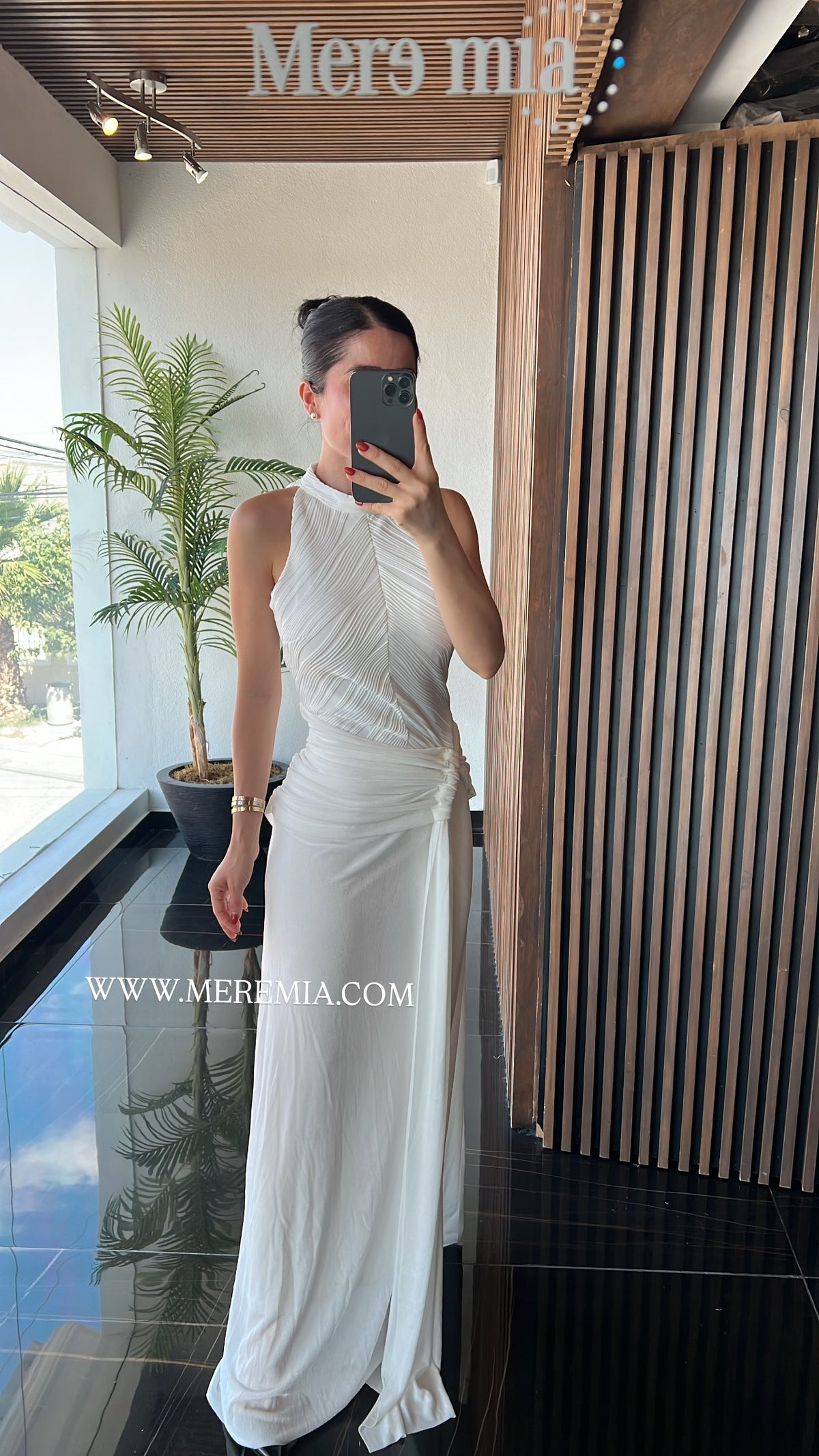 Vestido broche lado