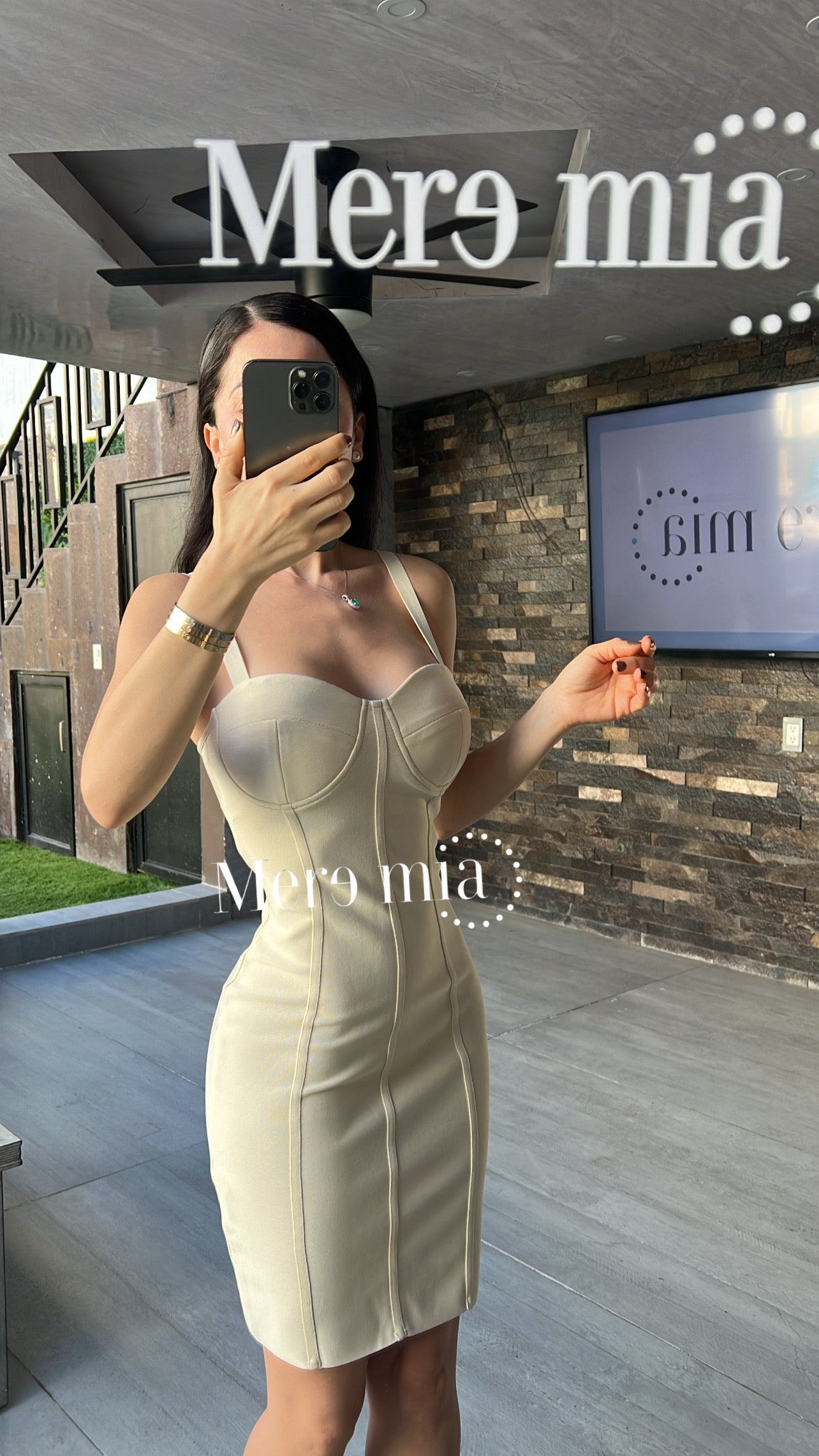 Vestido nude corto
