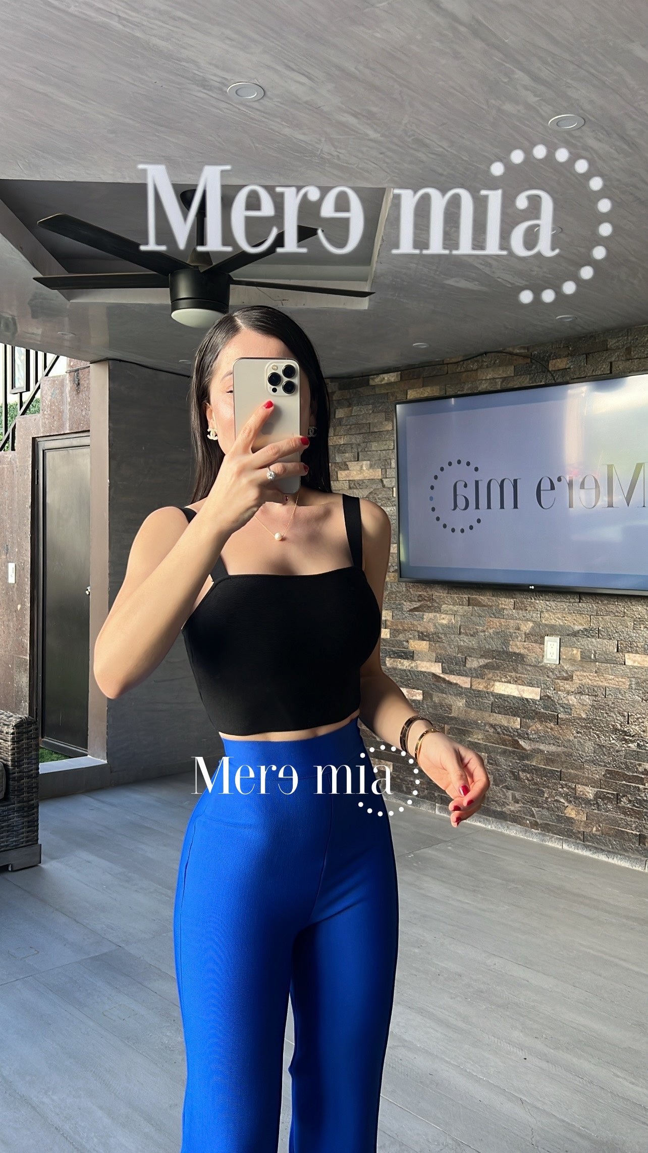 Crop top negro tirantes