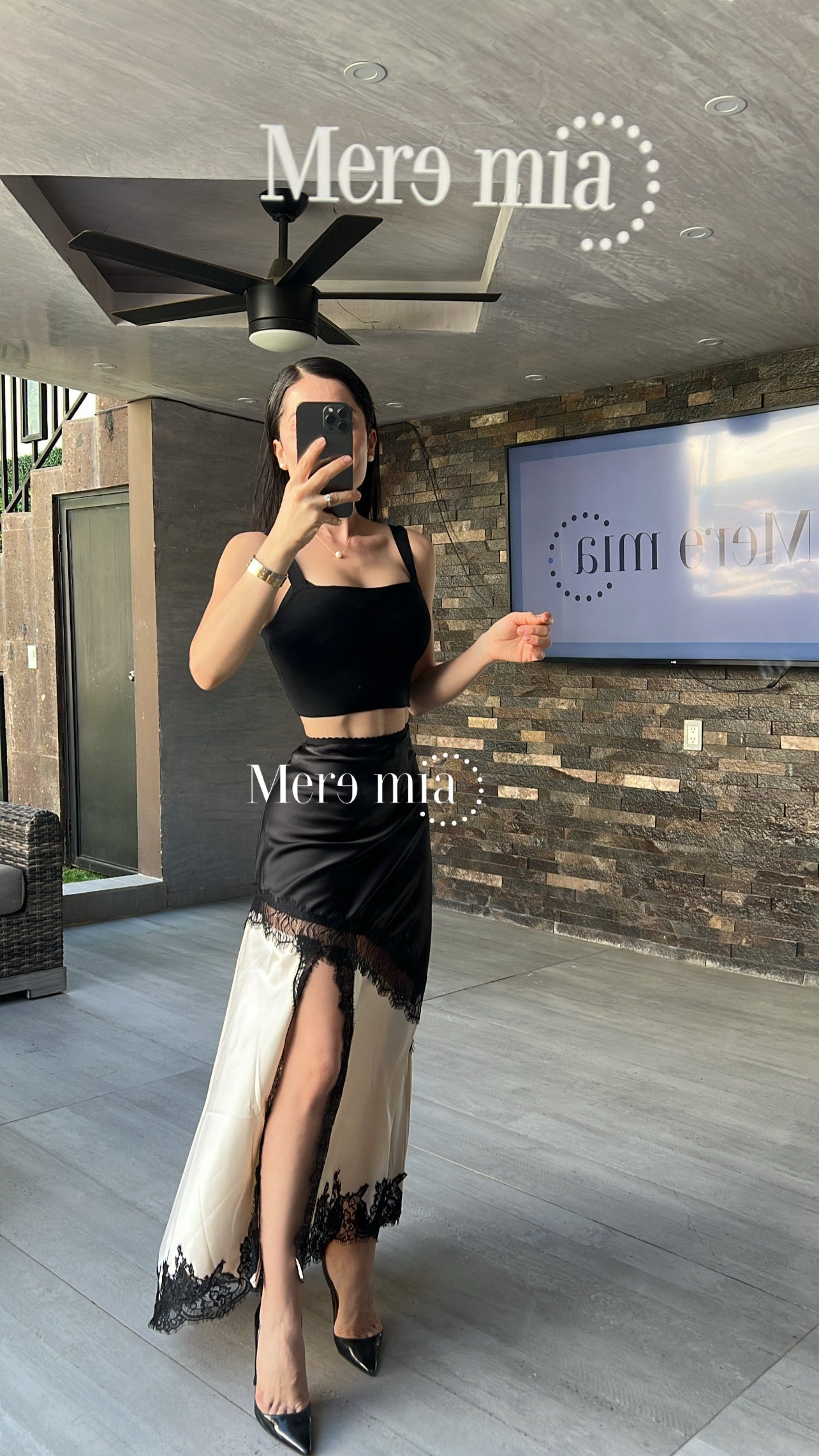 Falda sat encaje