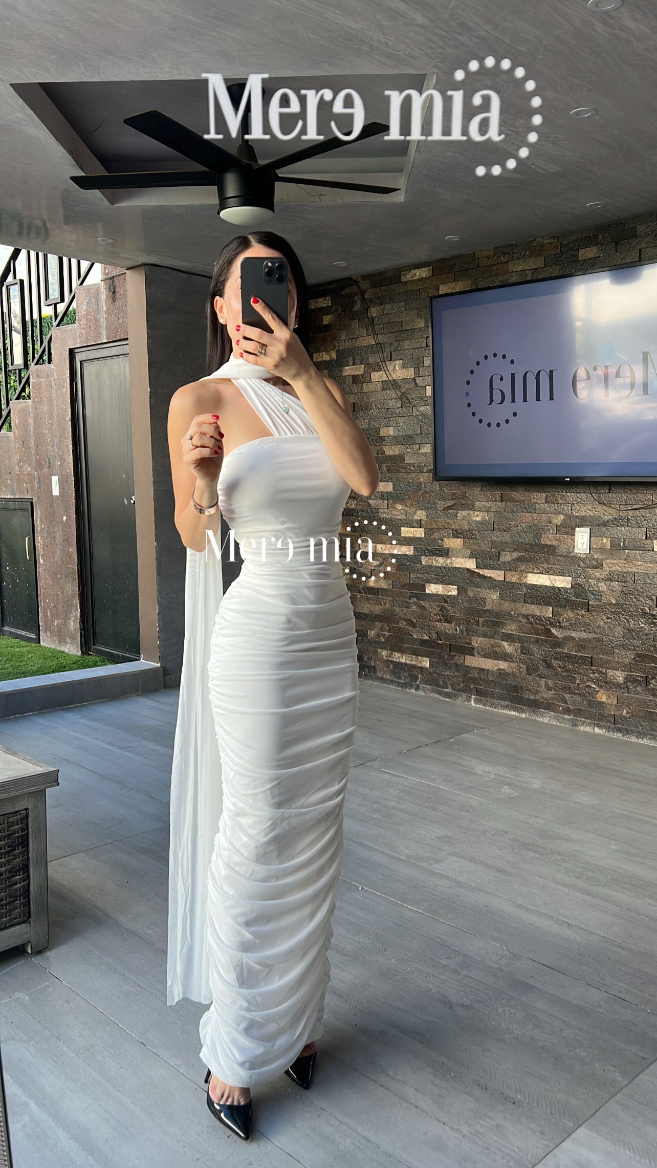 Vestido blanco plisado cuello