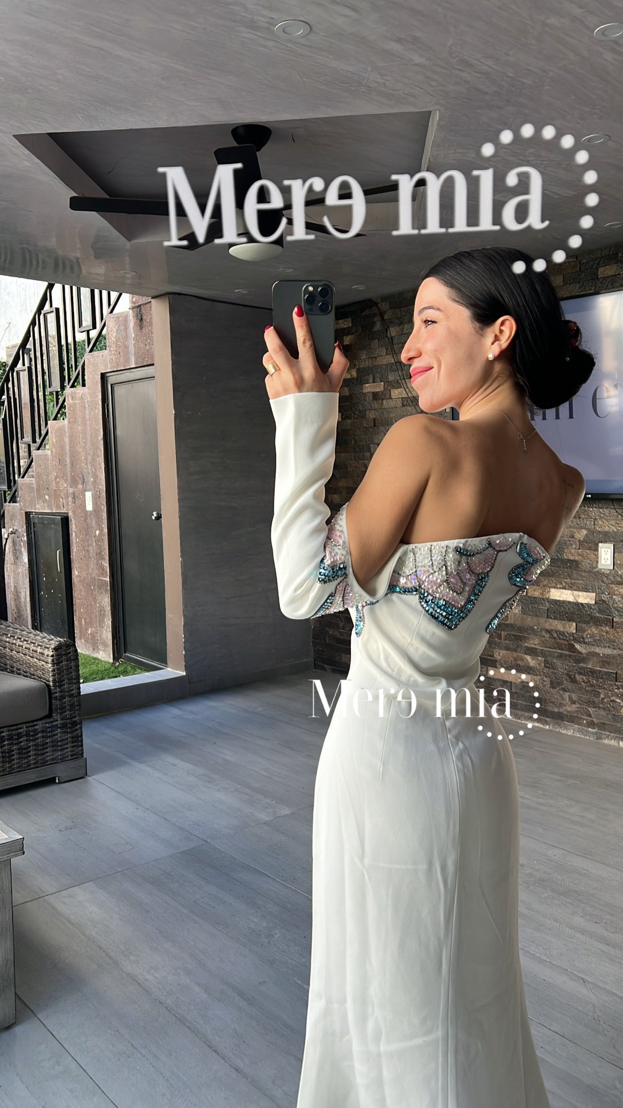 Vestido petalos hombros