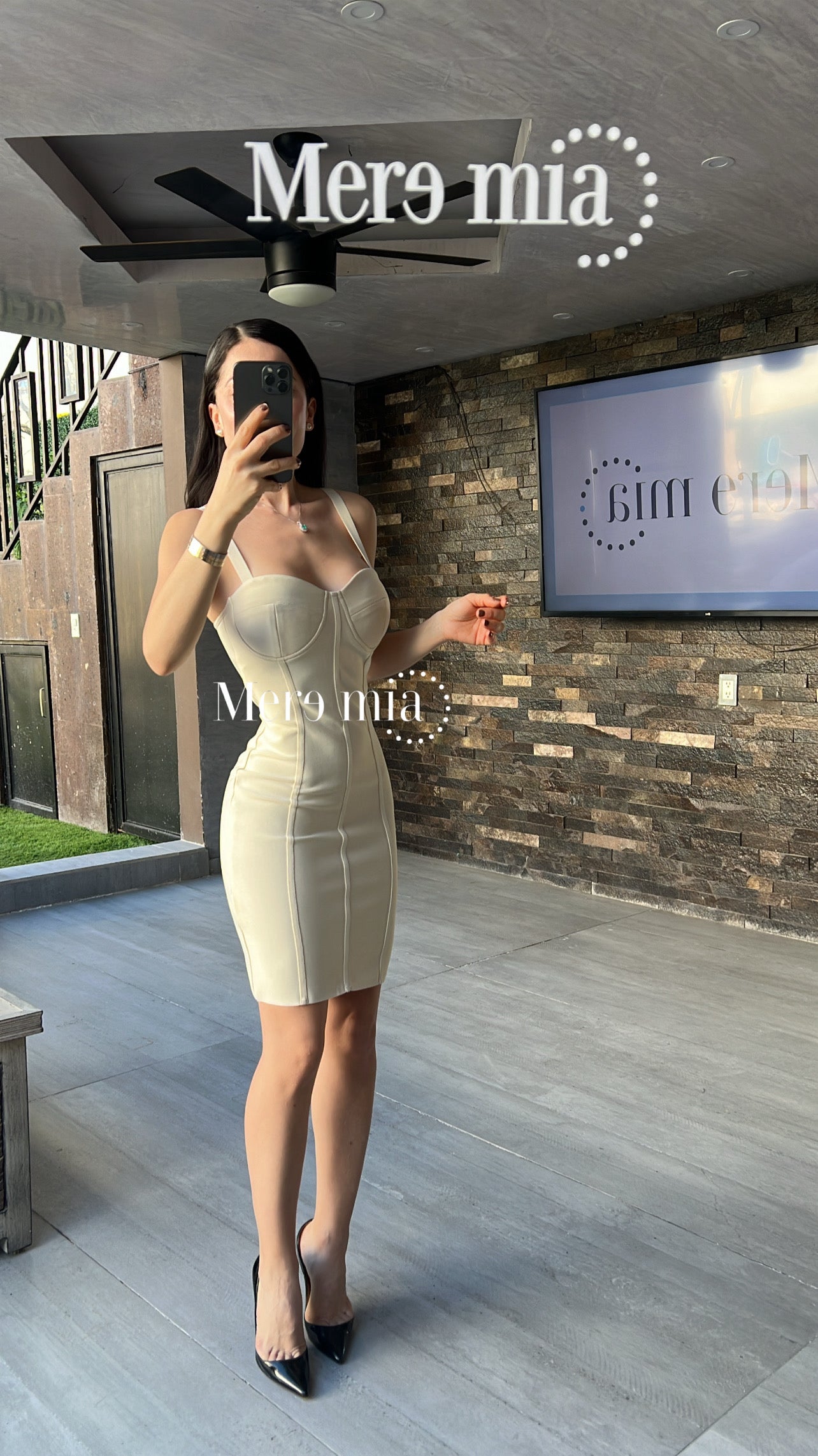 Vestido nude corto