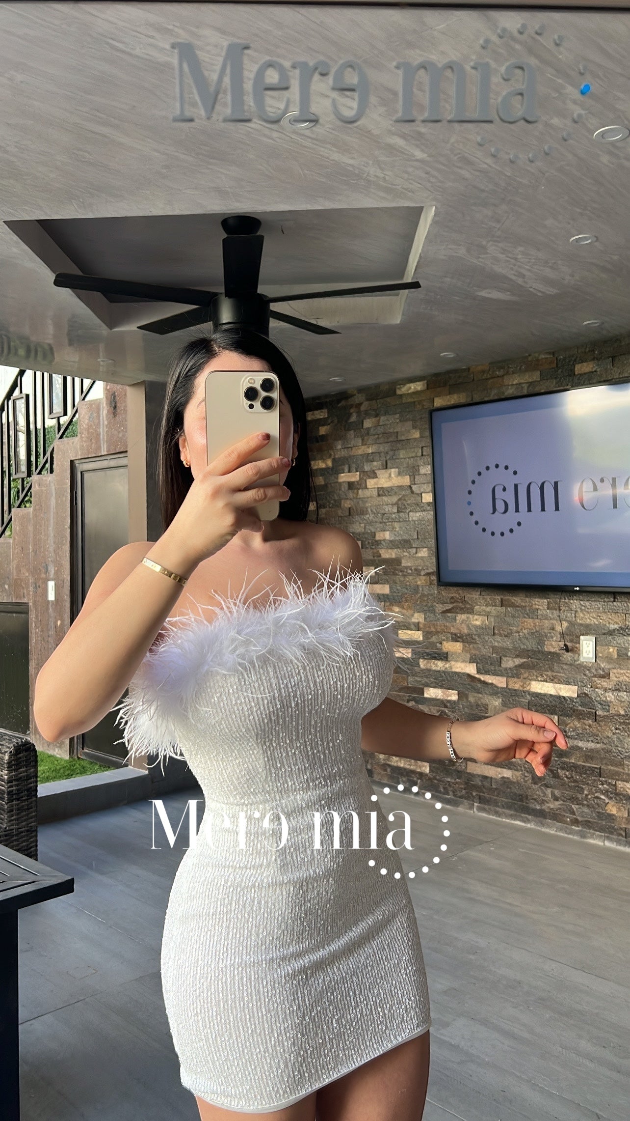 Vestido strapless plumas blanco