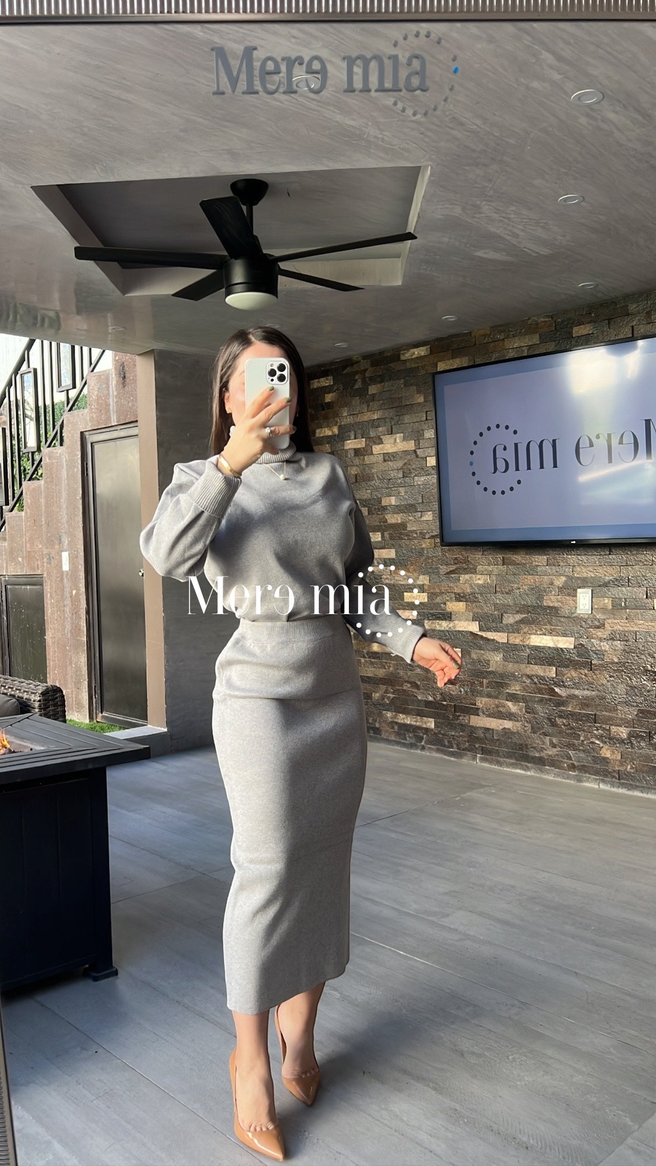 Conjunto gris sweater falda