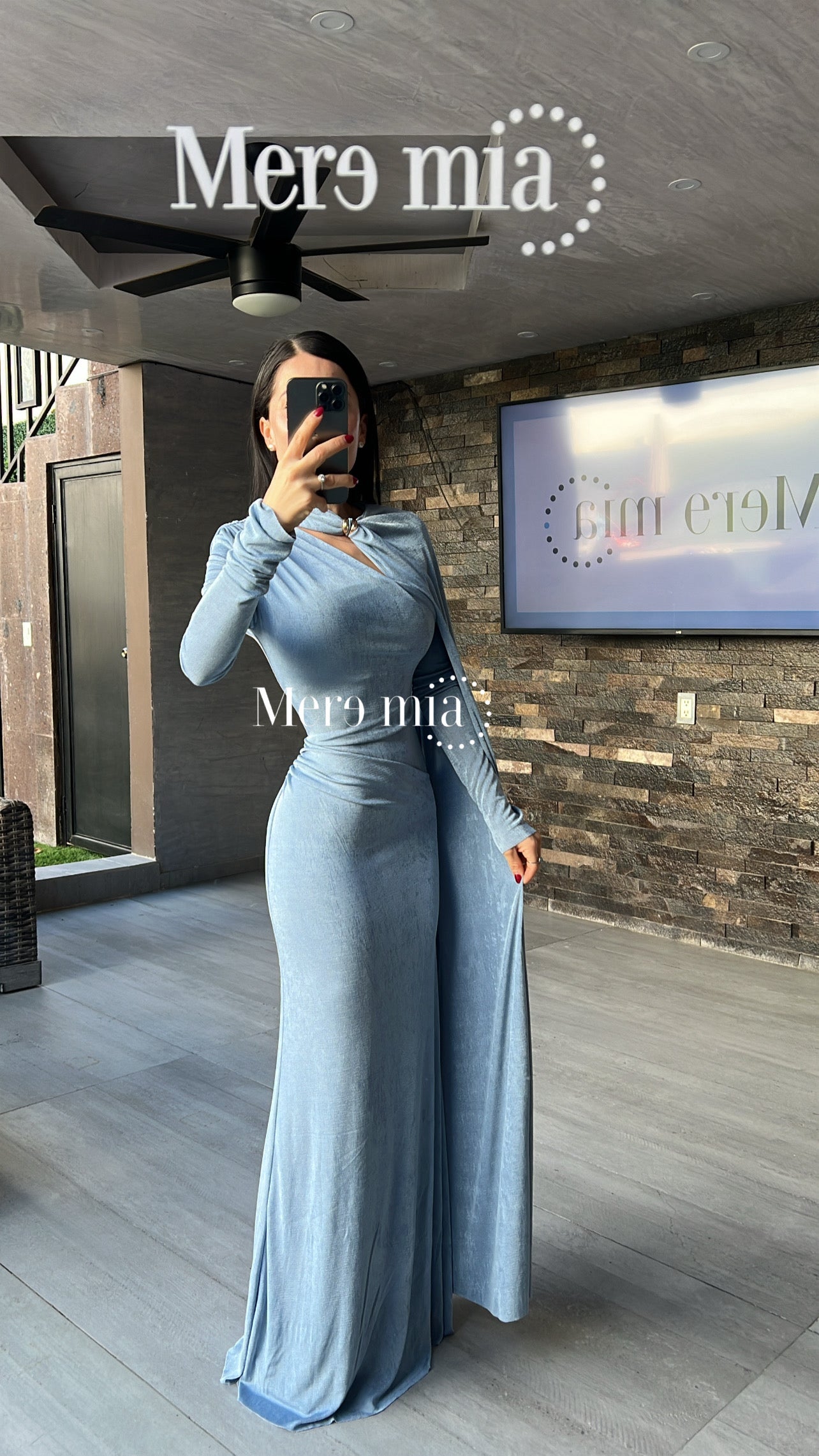 Vestido plisado capa